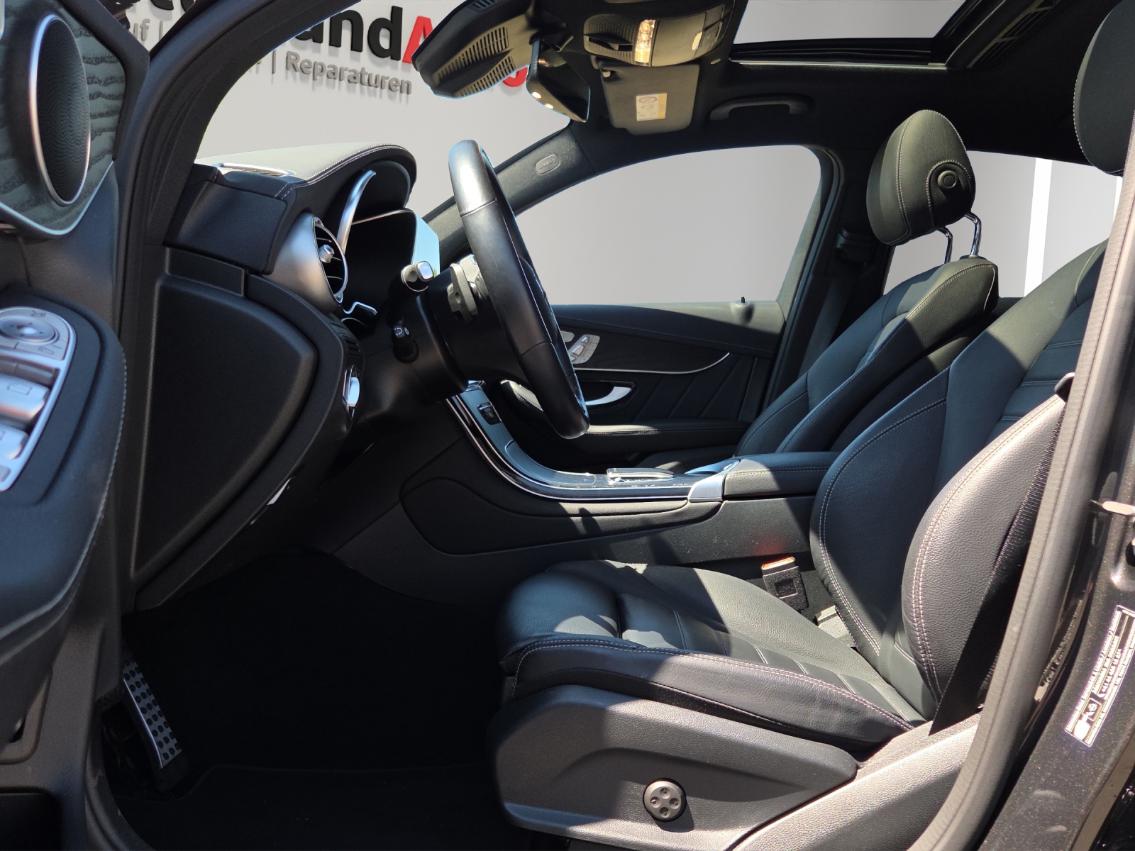 MERCEDES-BENZ GLC Coupé 200 AMG Line 4Matic 9G-Tronic-image-8