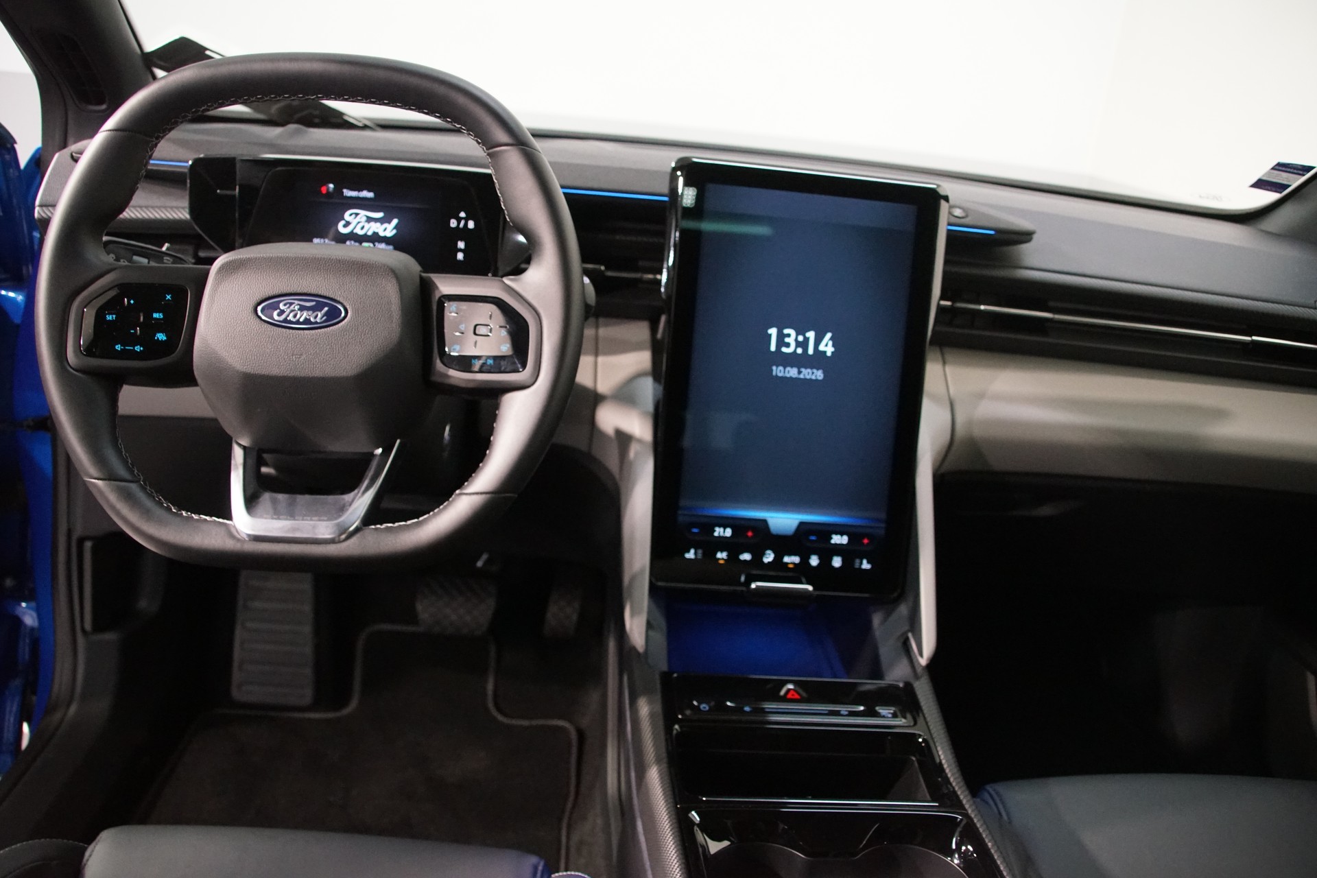 FORD Explorer Elektro 79kWh Dual Extended Range Premium AWD *swiss*-image-16