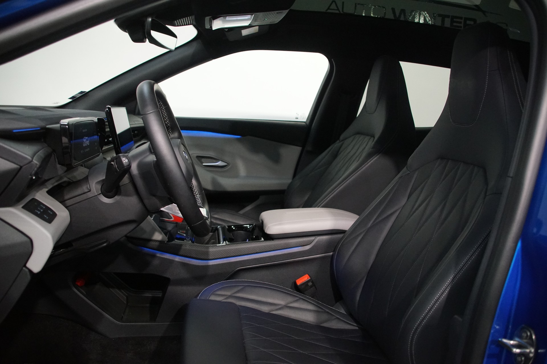 FORD Explorer Elektro 79kWh Dual Extended Range Premium AWD *swiss*-image-12