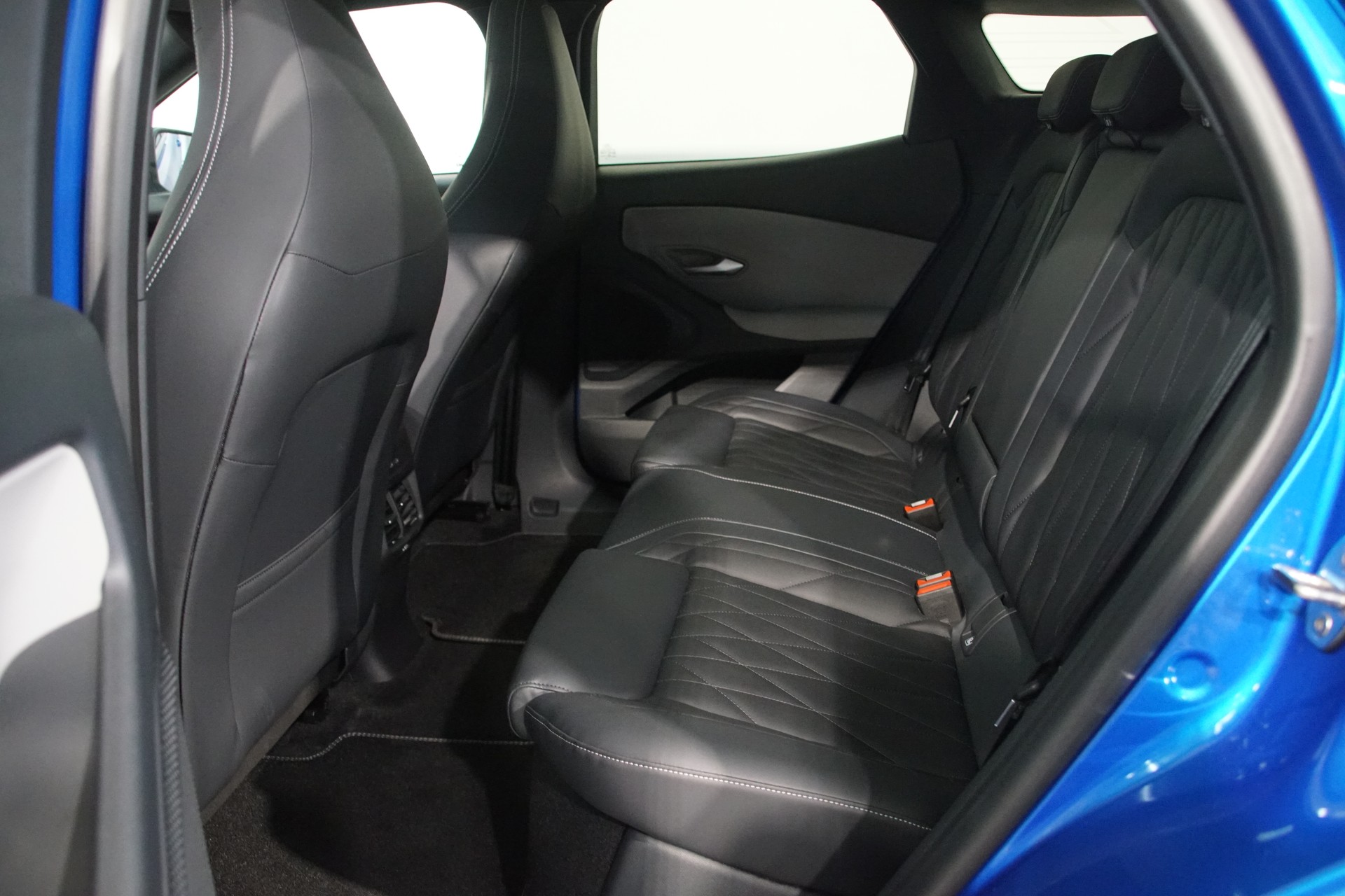 FORD Explorer Elektro 79kWh Dual Extended Range Premium AWD *swiss*-image-15