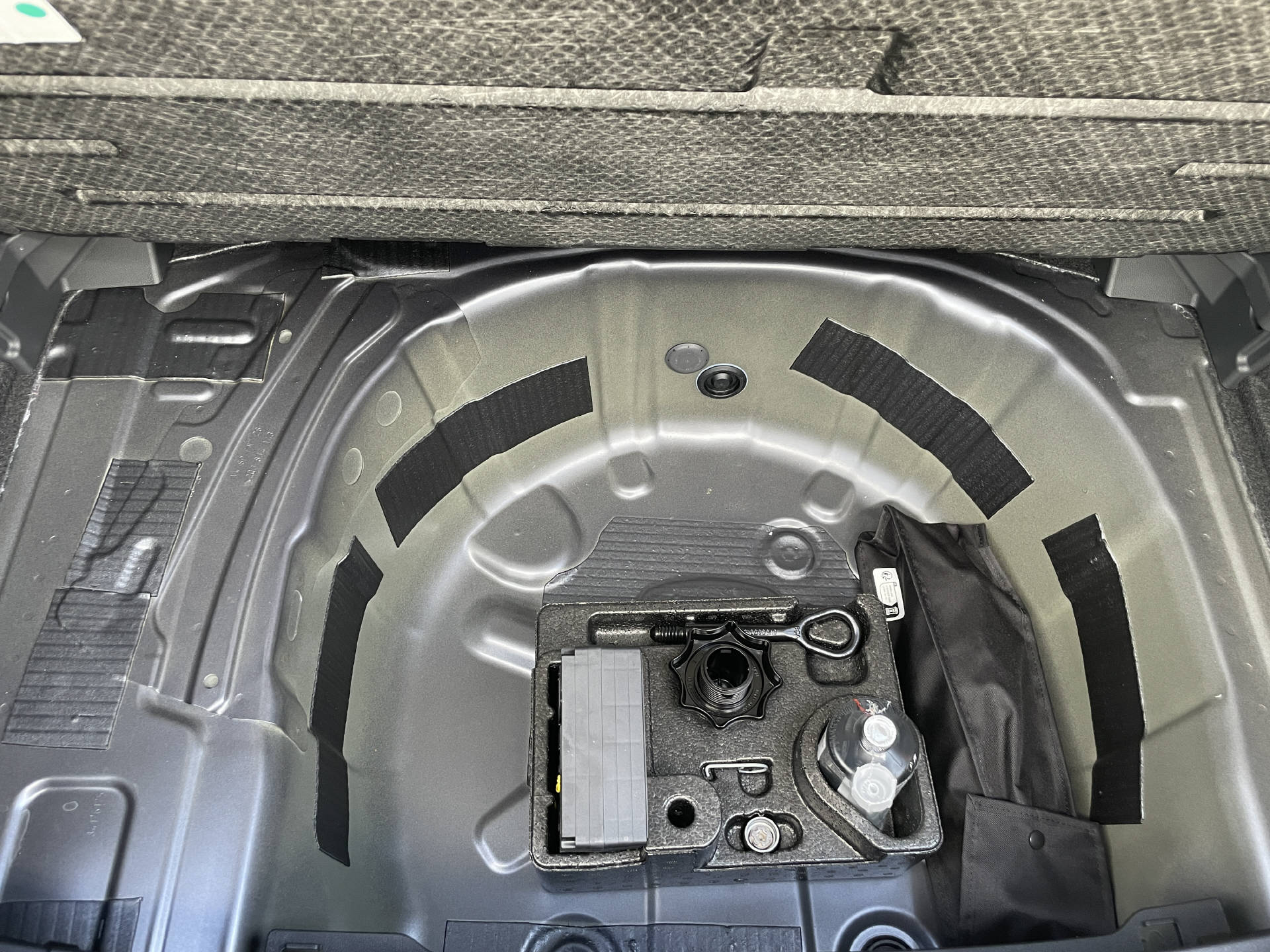 VW Polo 1.0 TSI UNITED 115 R-Line DSG-image-18