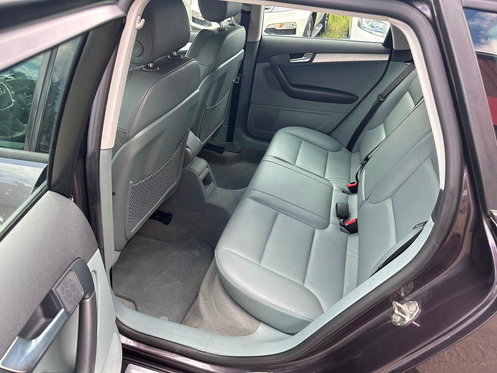 AUDI A3 Sportback 2.0 TDI Ambition quattro-image-9