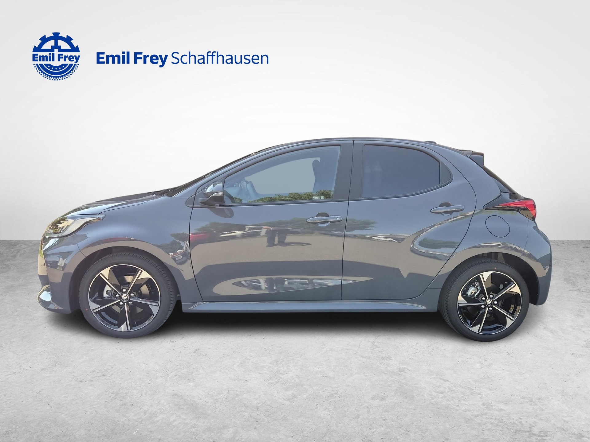 TOYOTA Yaris 1.5 VVT-i HSD Premium-showroom-element-1