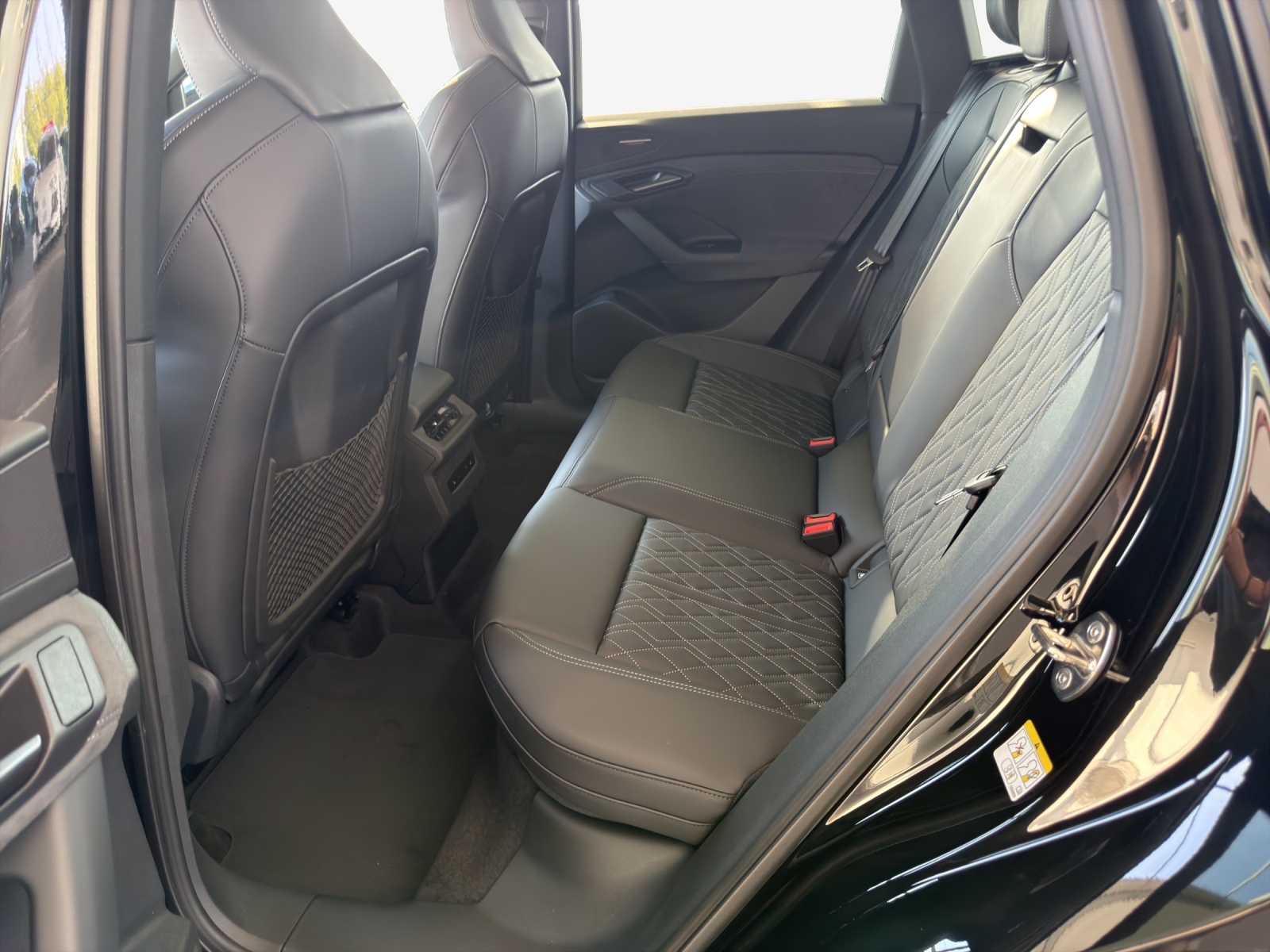 AUDI Q6 e-tron quattro-image-11