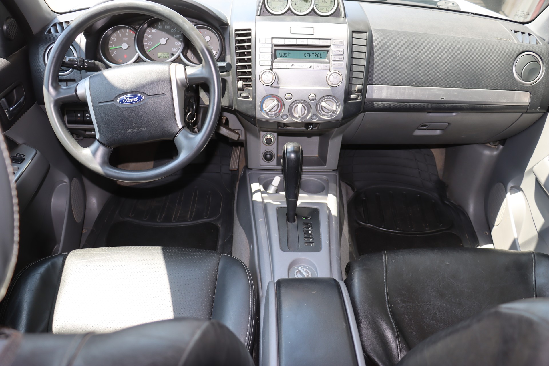 FORD Ranger Limited 3.0 TDCi 4x4-image-9