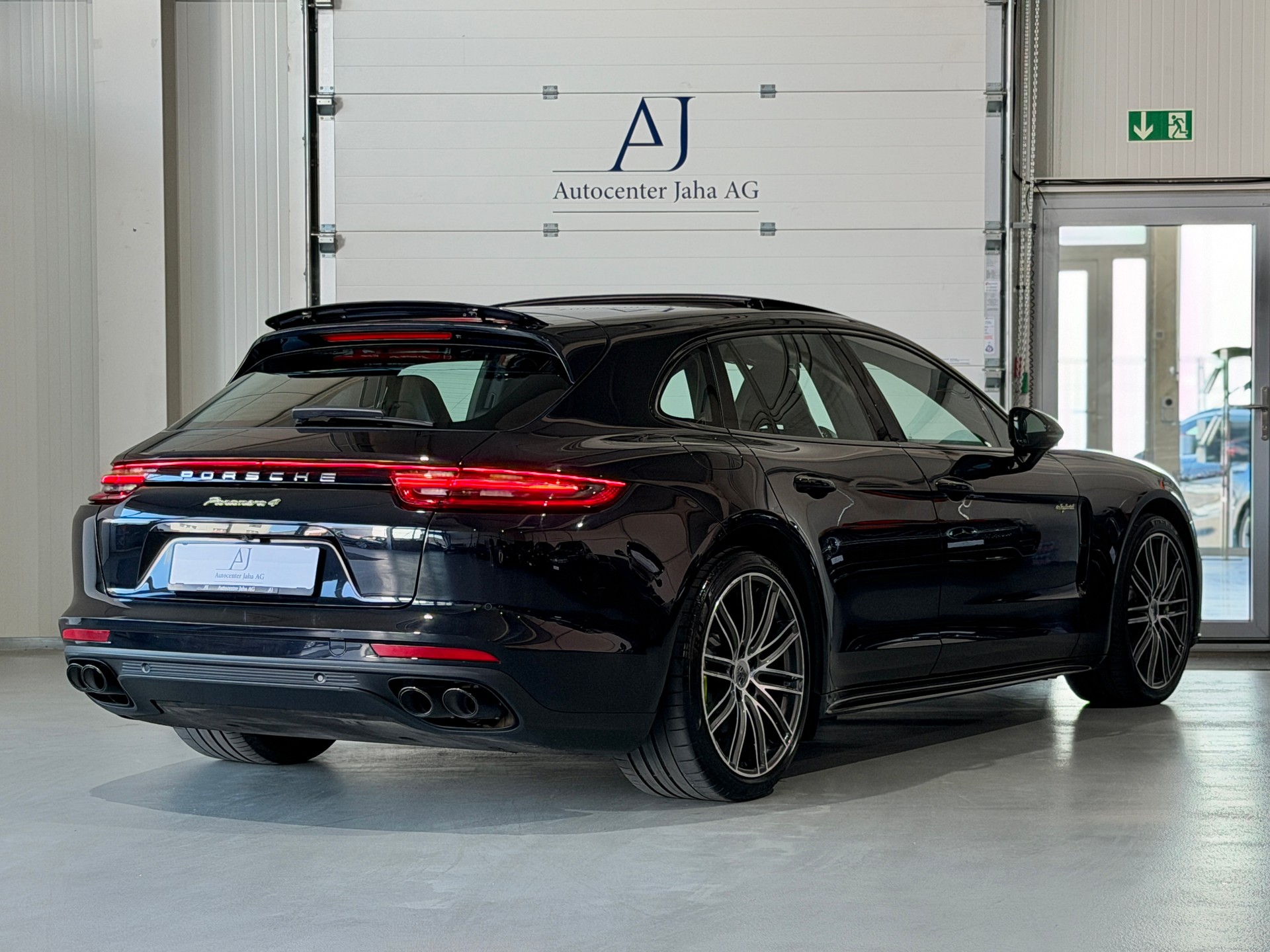 PORSCHE Panamera 4 E-Hybrid Sport Turismo PDK (CH)-image-6