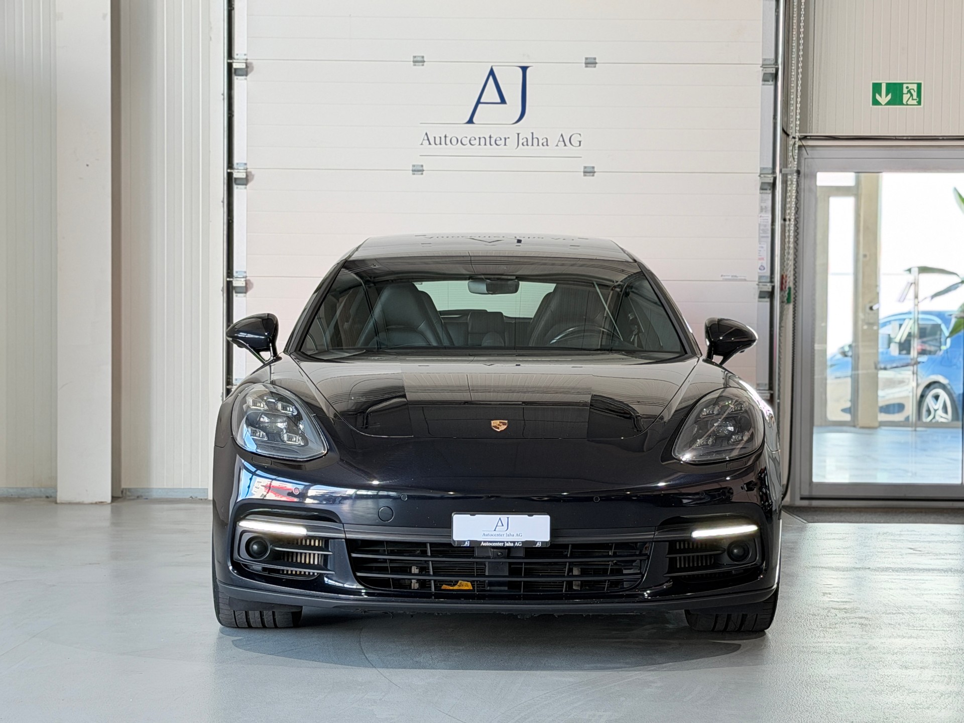PORSCHE Panamera 4 E-Hybrid Sport Turismo PDK (CH)-showroom-element-3