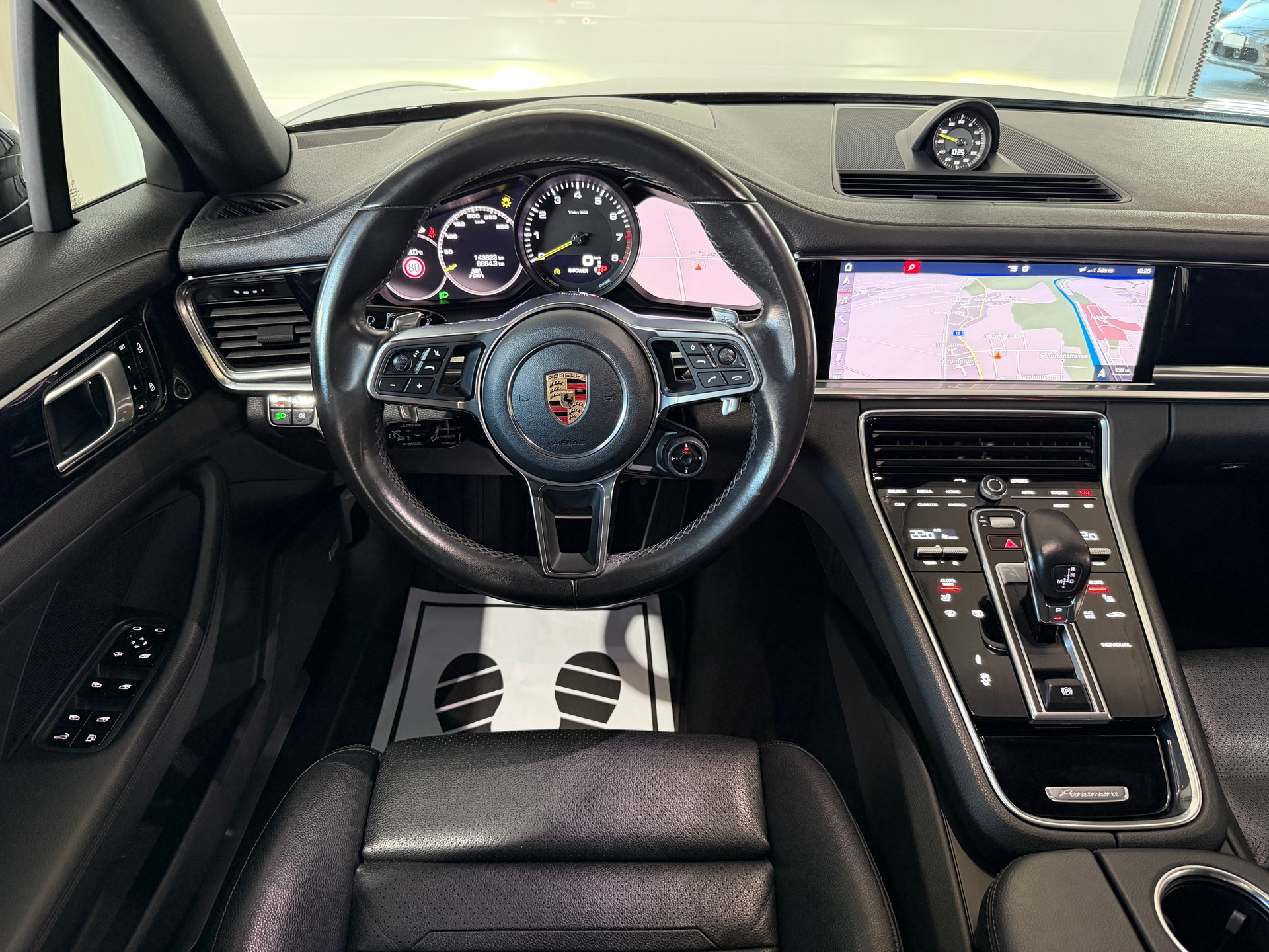 PORSCHE Panamera 4 E-Hybrid Sport Turismo PDK (CH)-image-7