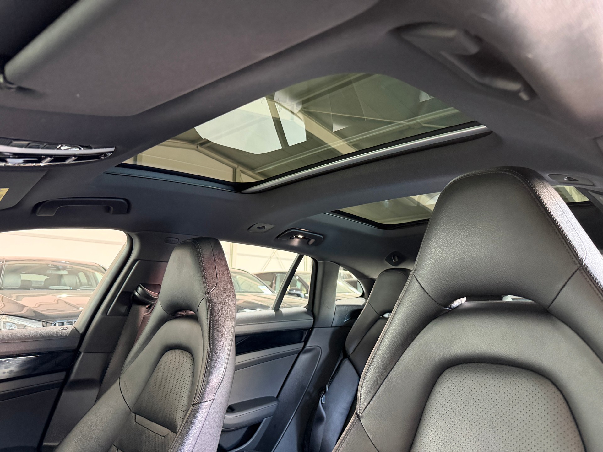 PORSCHE Panamera 4 E-Hybrid Sport Turismo PDK (CH)-image-13