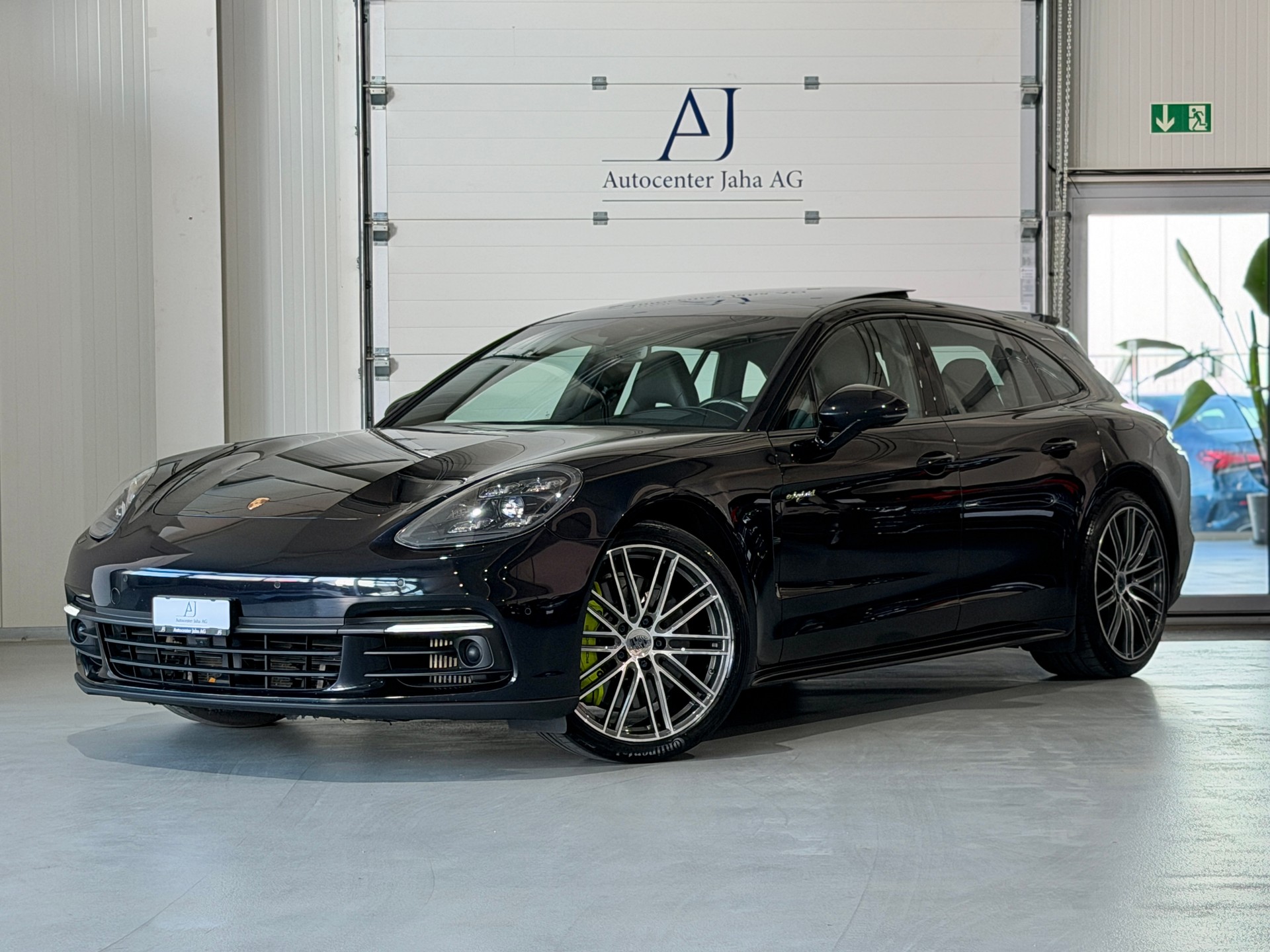 PORSCHE Panamera 4 E-Hybrid Sport Turismo PDK (CH)
