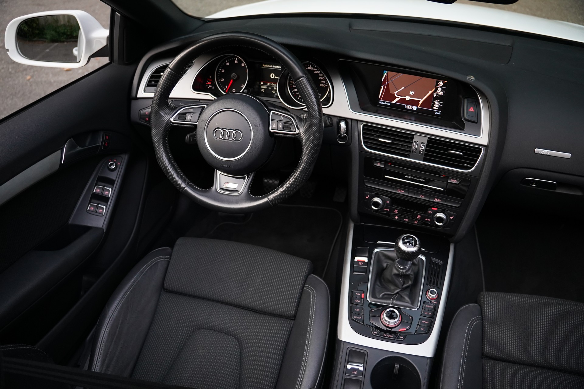 AUDI A5 Cabriolet 1.8 TFSI-image-18