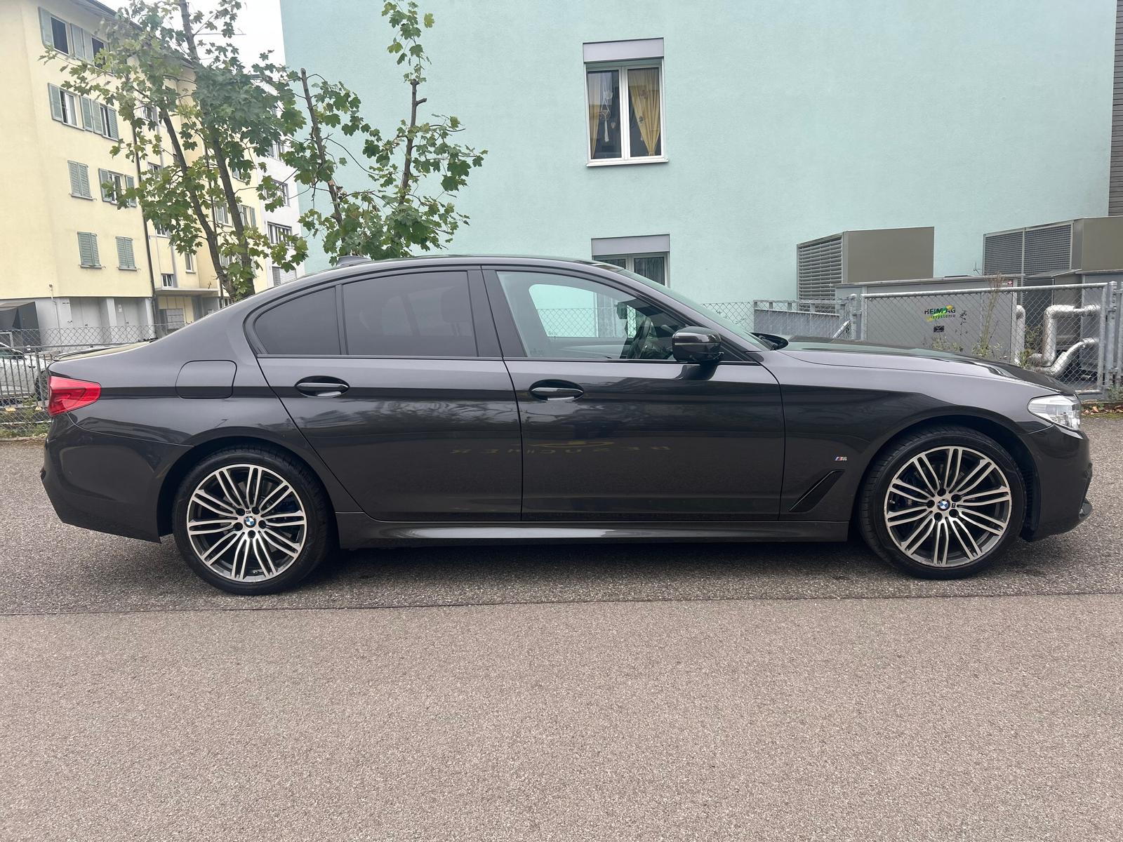 BMW 530e xDrive Pure M Sport Edition Steptronic-showroom-element-1
