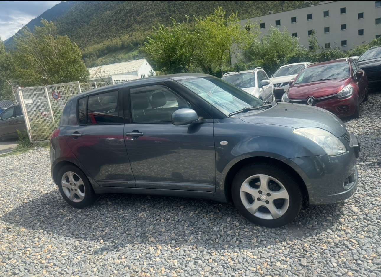 SUZUKI Swift 1.3i 16V GL Top 4x4-image-2