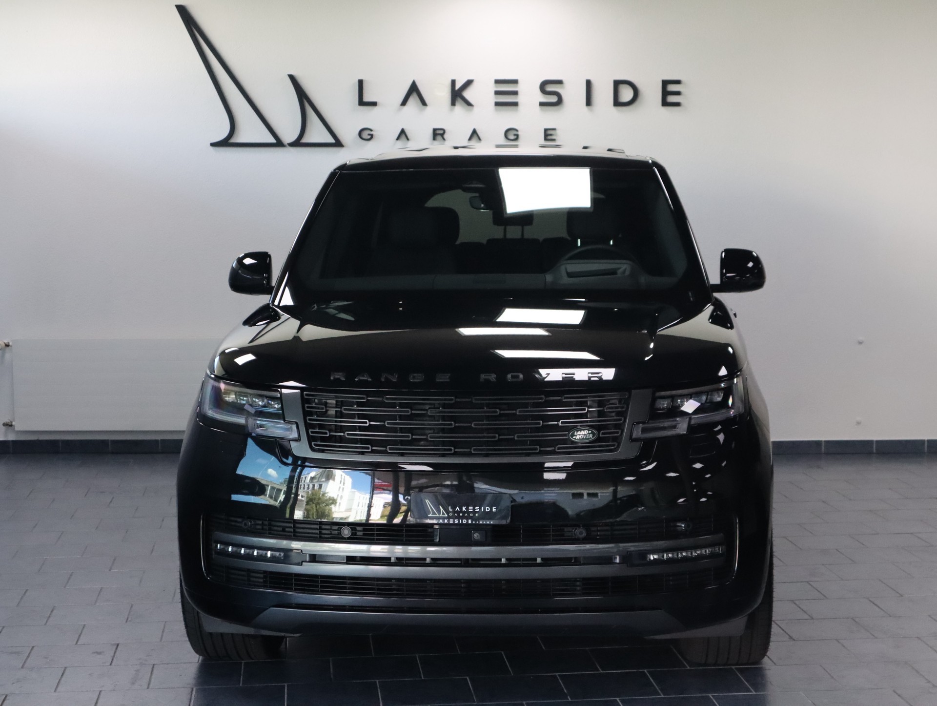 LAND ROVER Range Rover D350 3.0D I6 MHEV HSE Automatic-showroom-element-1