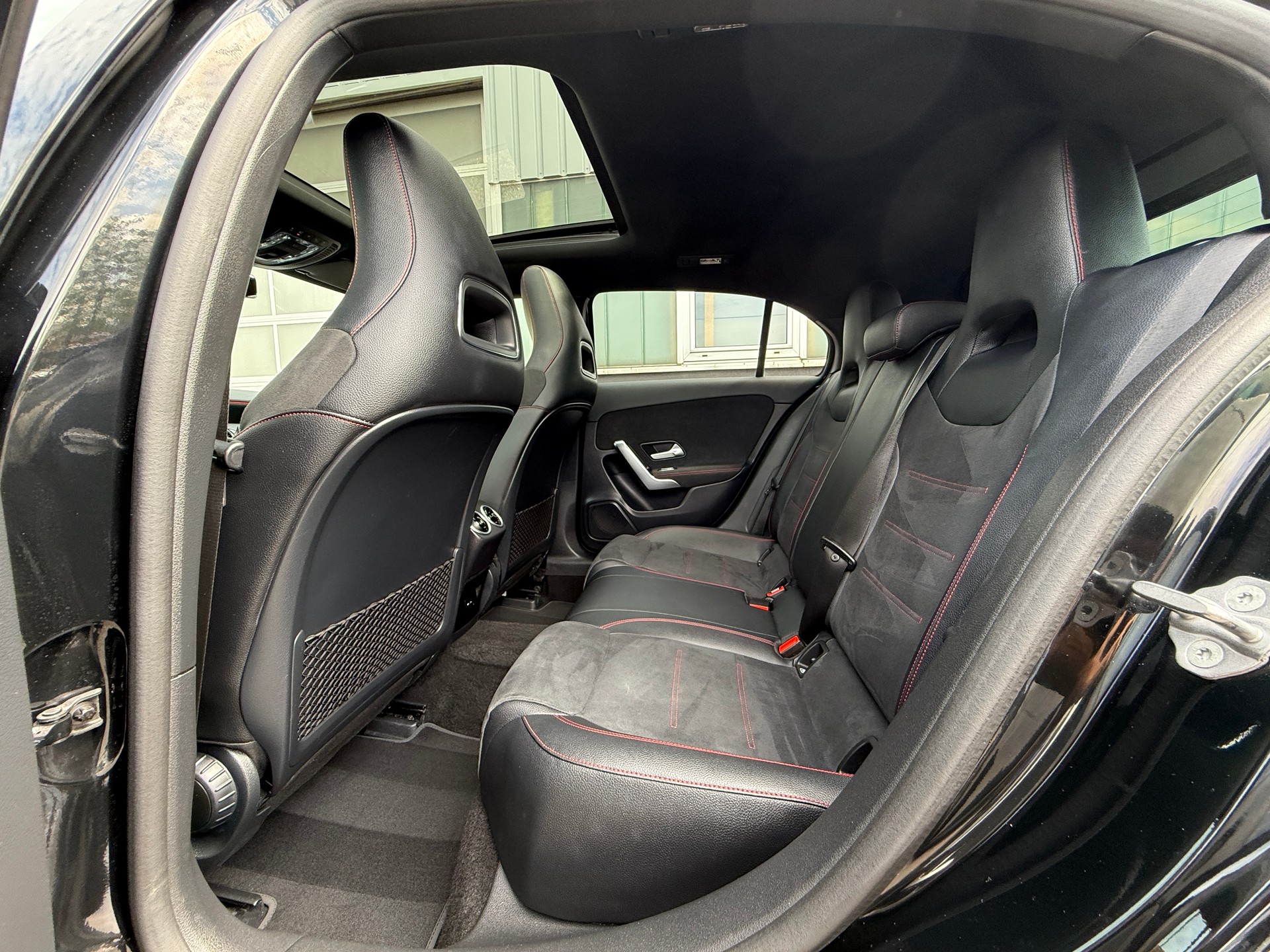 MERCEDES-BENZ A 180 Night Star AMG Line 7G-DCT ***CH-FAHRZEUG***-image-15