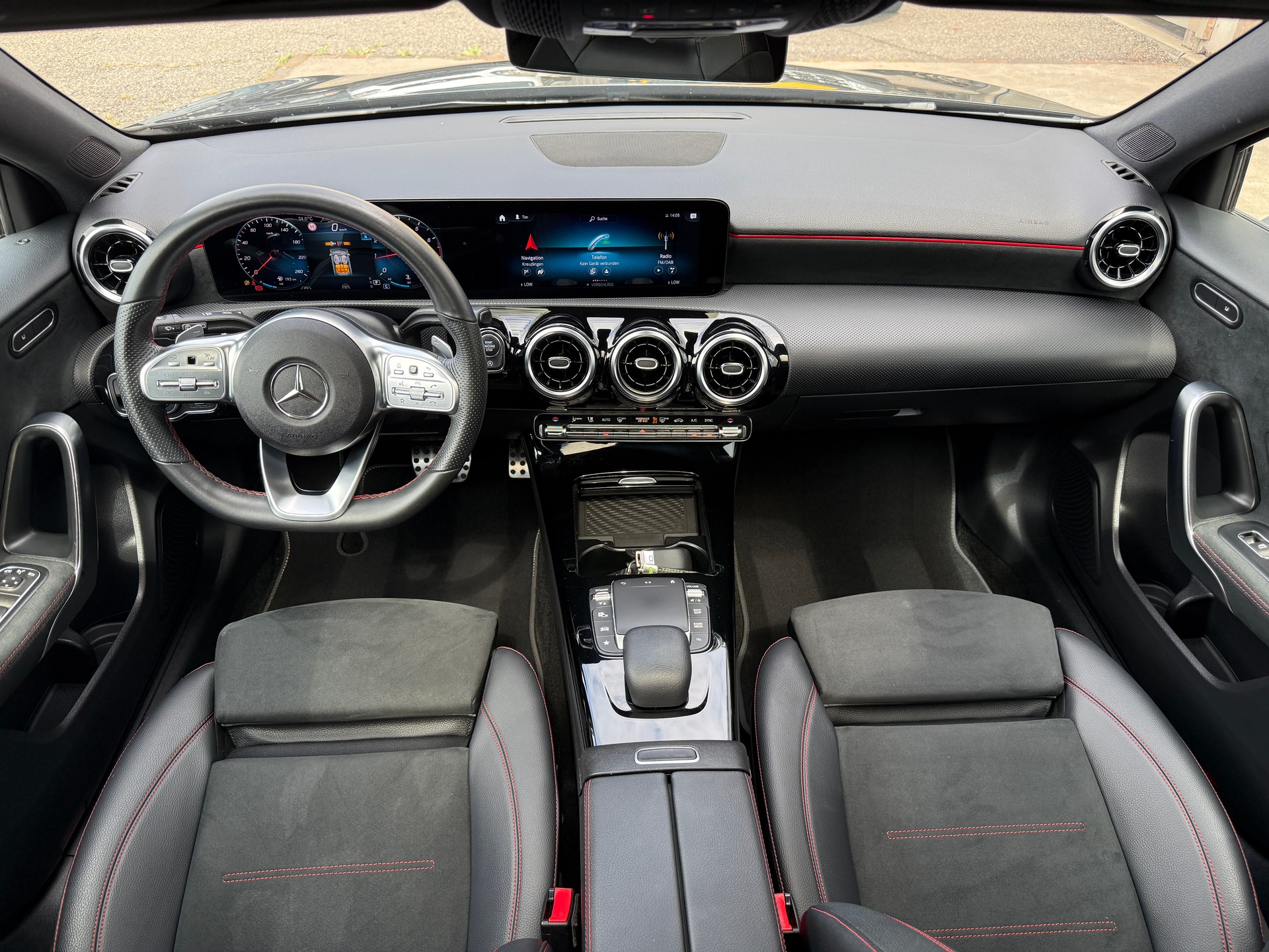 MERCEDES-BENZ A 180 Night Star AMG Line 7G-DCT ***CH-FAHRZEUG***-image-17