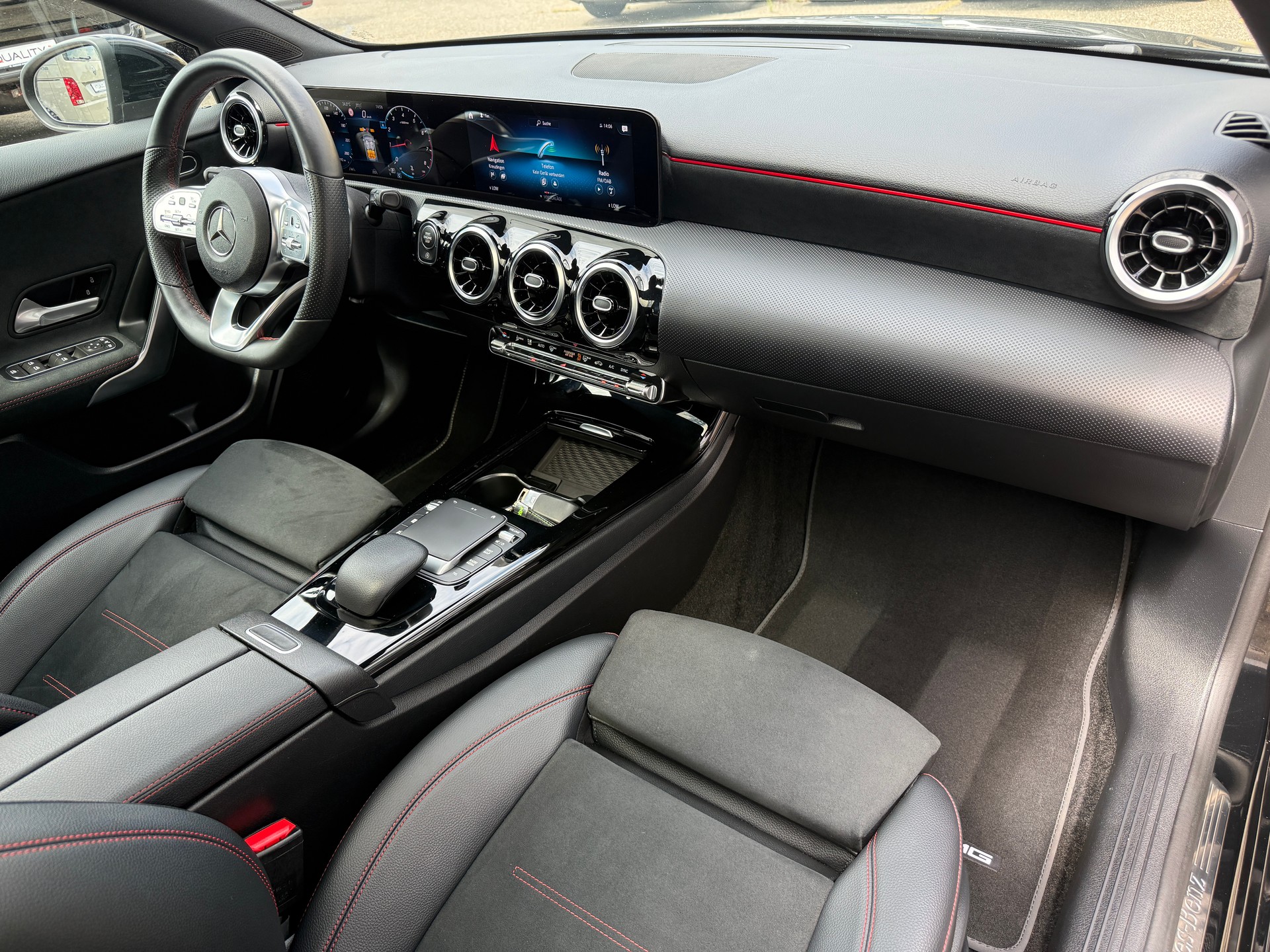 MERCEDES-BENZ A 180 Night Star AMG Line 7G-DCT ***CH-FAHRZEUG***-image-11