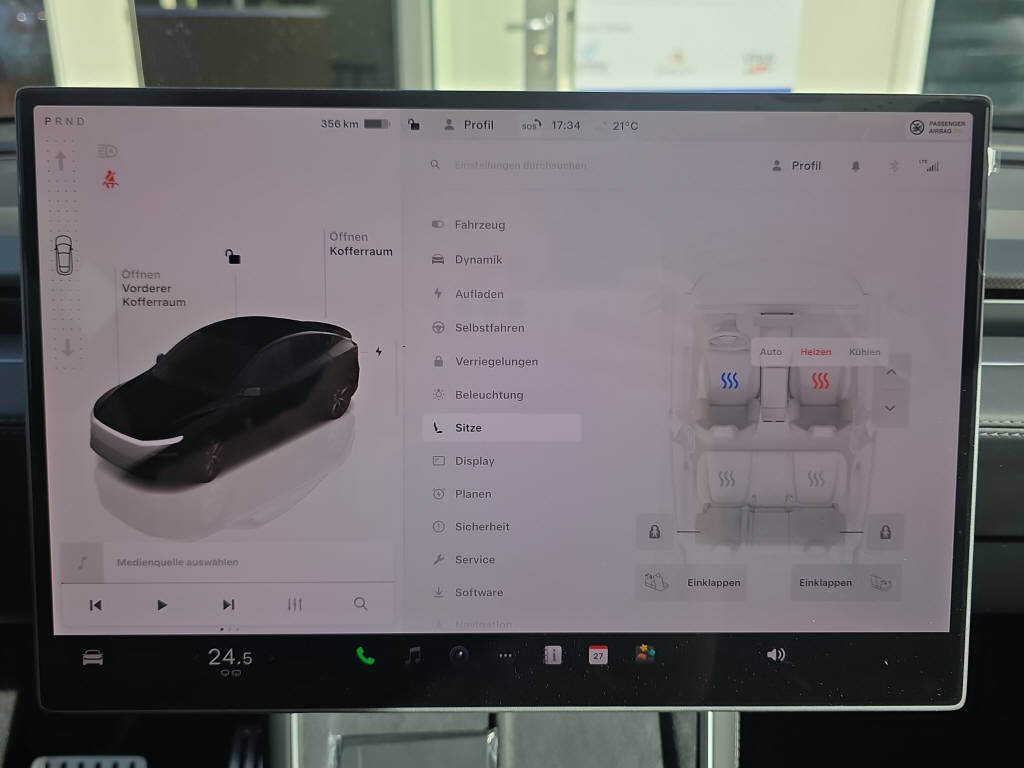 TESLA Model Y Performance AWD-image-21