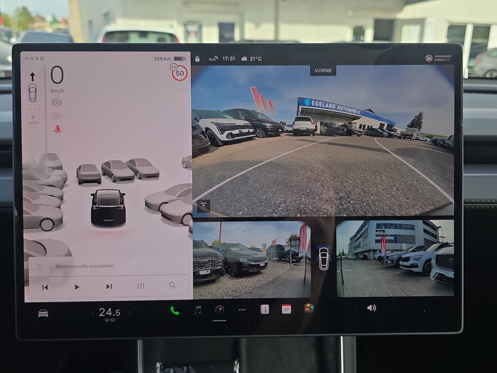 TESLA Model Y Performance AWD-image-18