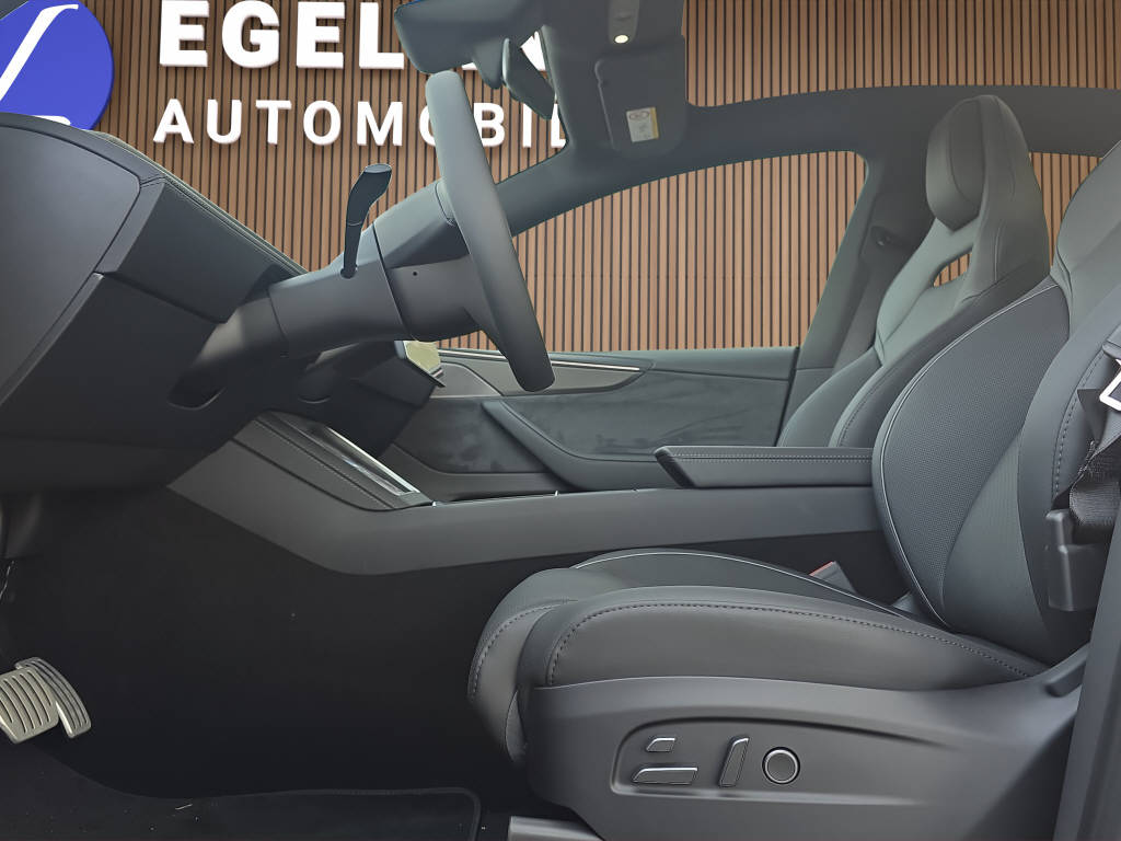 TESLA Model Y Performance AWD-image-11