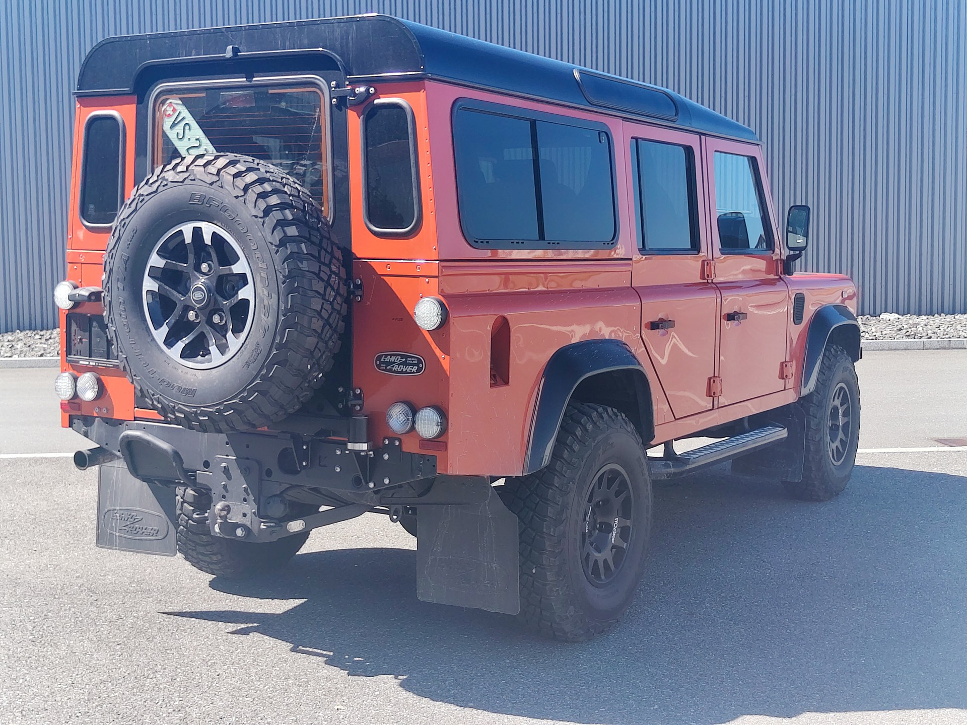 LAND ROVER Defender 110 2.2 TD4 Station Wagon Adventure-showroom-element-2