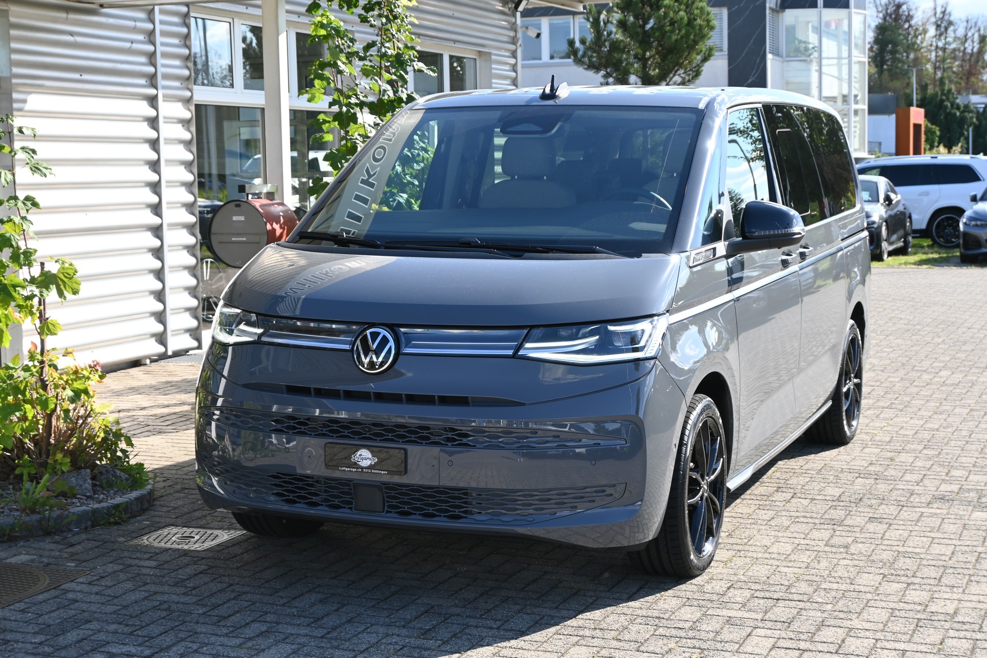 VW Multivan 2.0 TDI Style DSG Lang 7-Plätzer + AHK 2000KG + Standheizung-showroom-element-1