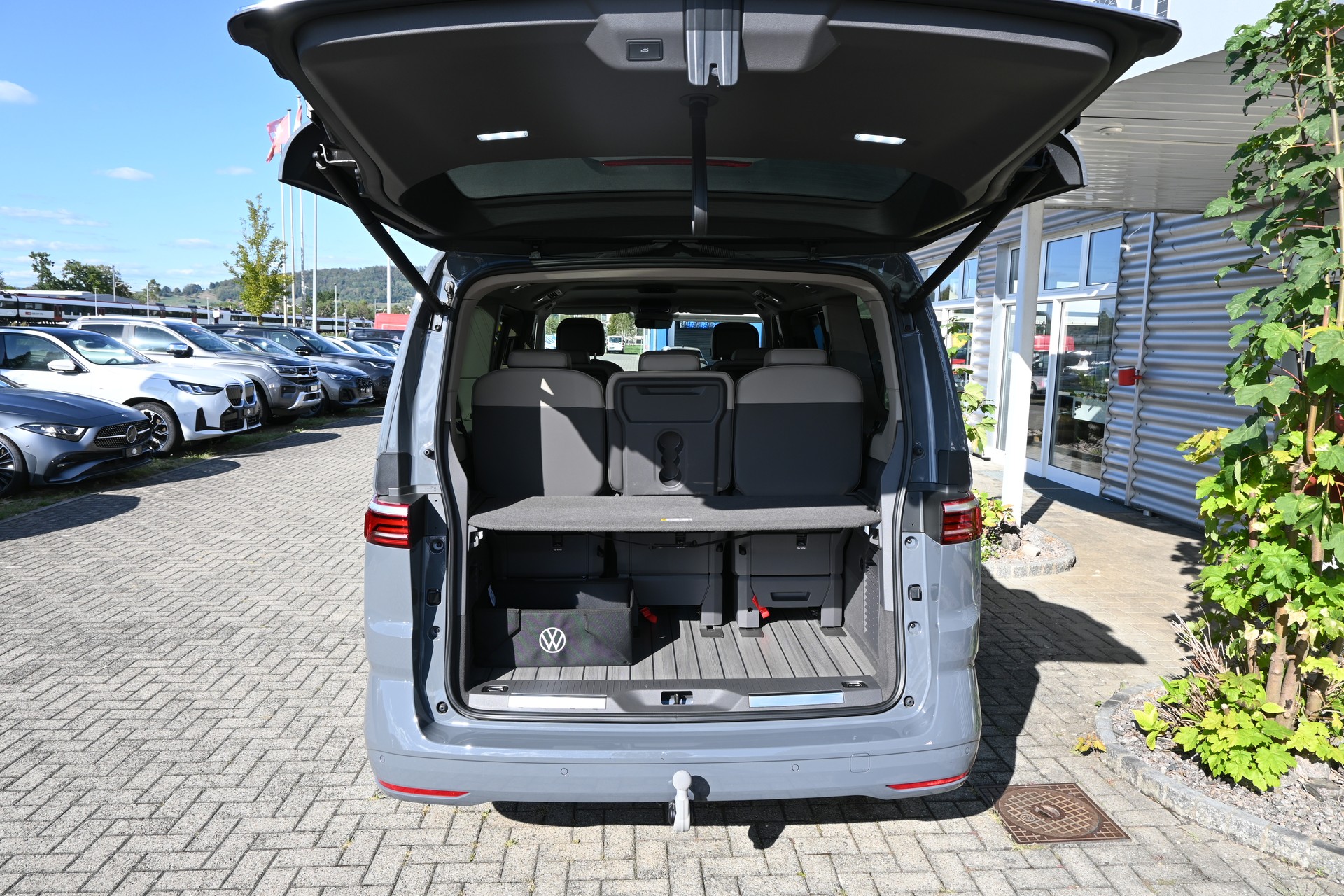 VW Multivan 2.0 TDI Style DSG Lang 7-Plätzer + AHK 2000KG + Standheizung-image-9