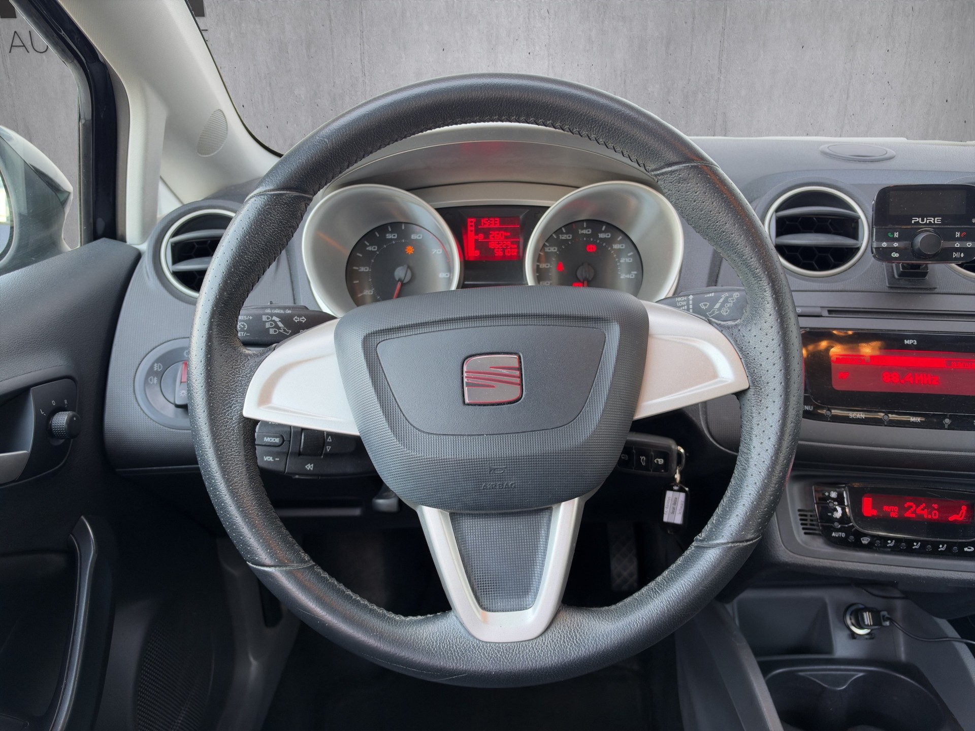 SEAT Ibiza 1.6 Style-image-13
