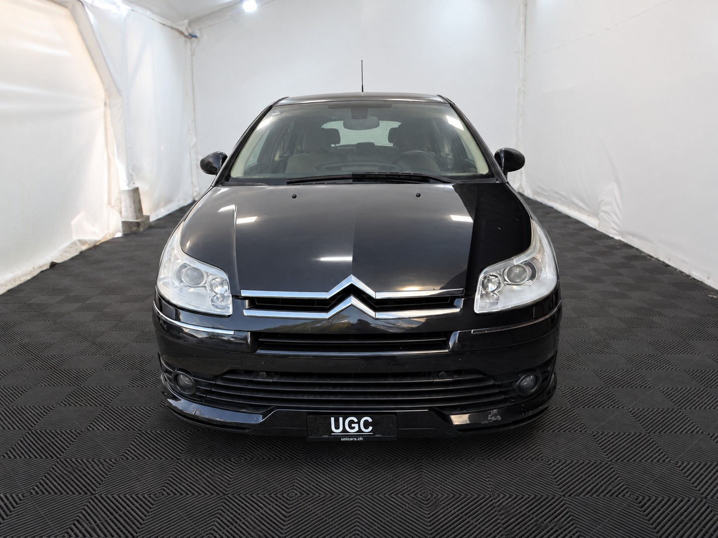 CITROEN C4 2.0i 16V Exclusive-showroom-element-1
