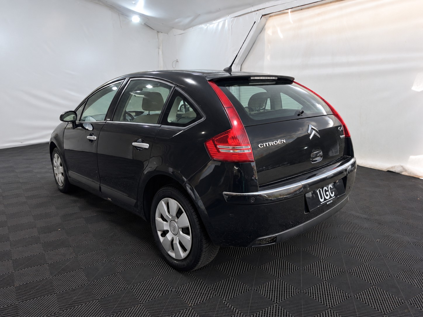CITROEN C4 2.0i 16V Exclusive-showroom-element-3