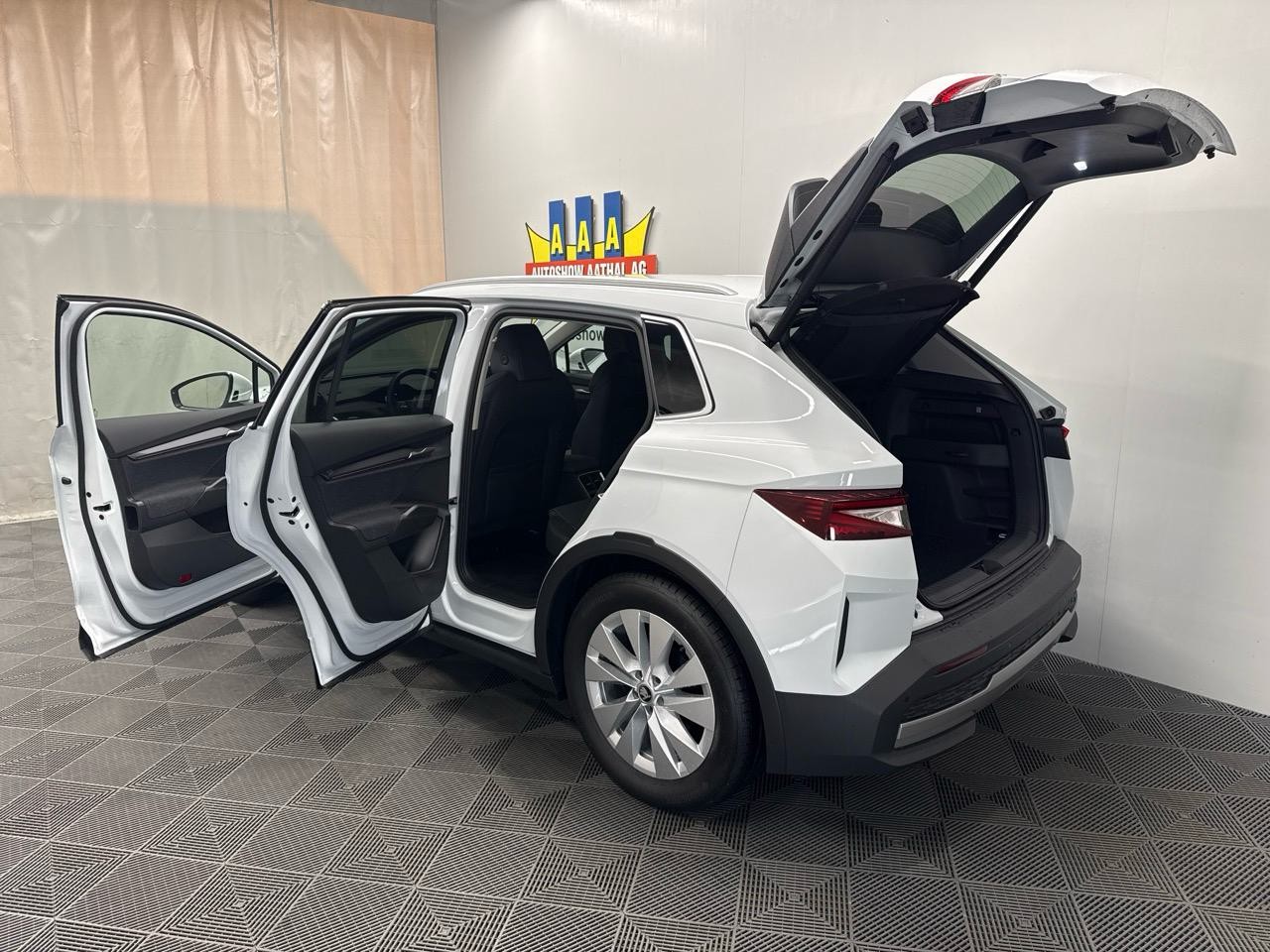 SKODA Elroq 85 Selection-image-12