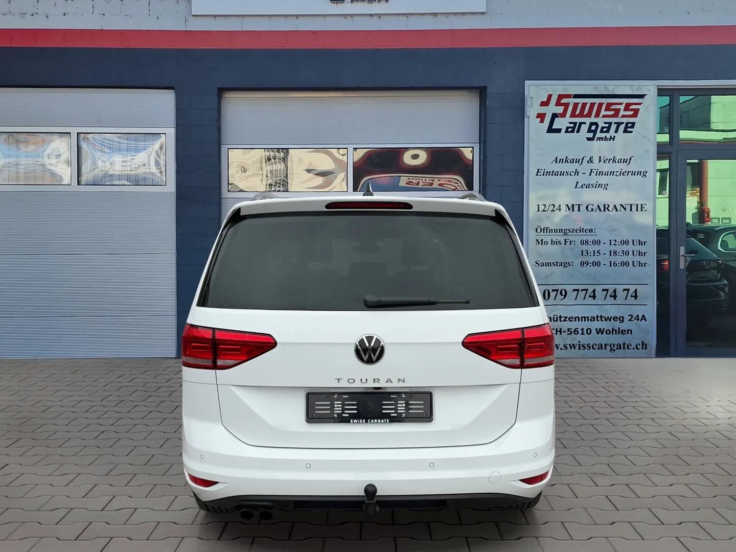 VW Touran 2.0 TDI BlueMotion Technology Comfortline DSG mit AHK & 7 Plätze + Panoramadach-image-6