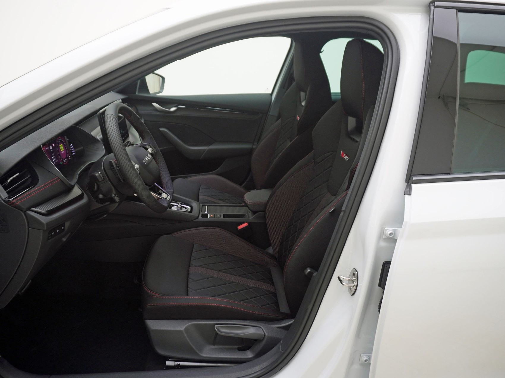 SKODA Octavia 2.0 TSI RS DSG-image-12