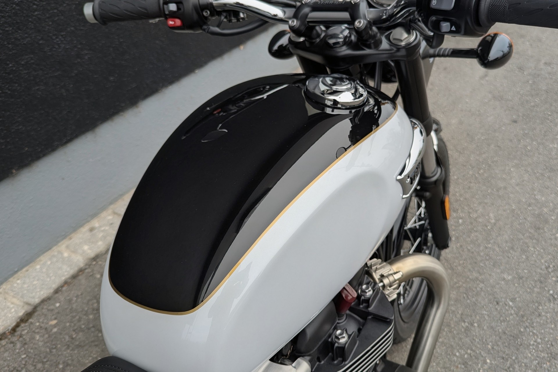 TRIUMPH Bonneville 900 T 100 (35kW)-image-9