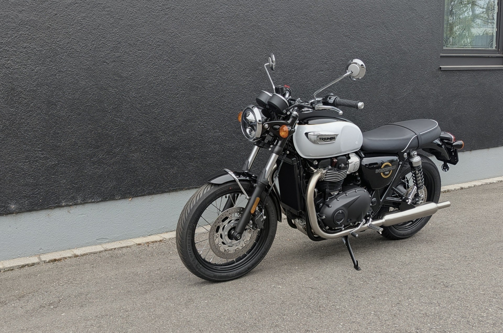 TRIUMPH Bonneville 900 T 100 (35kW)-image-2