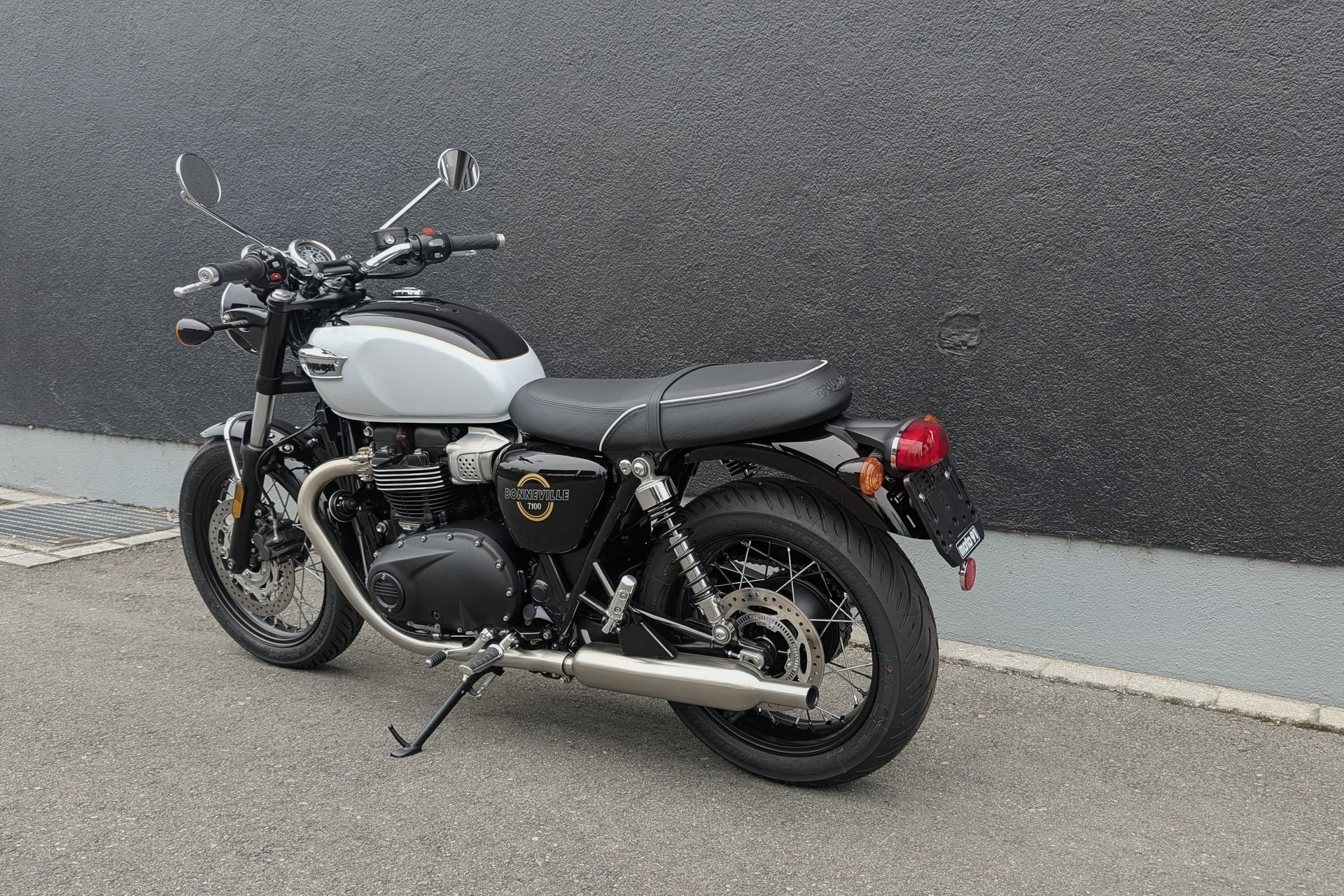 TRIUMPH Bonneville 900 T 100 (35kW)-image-4