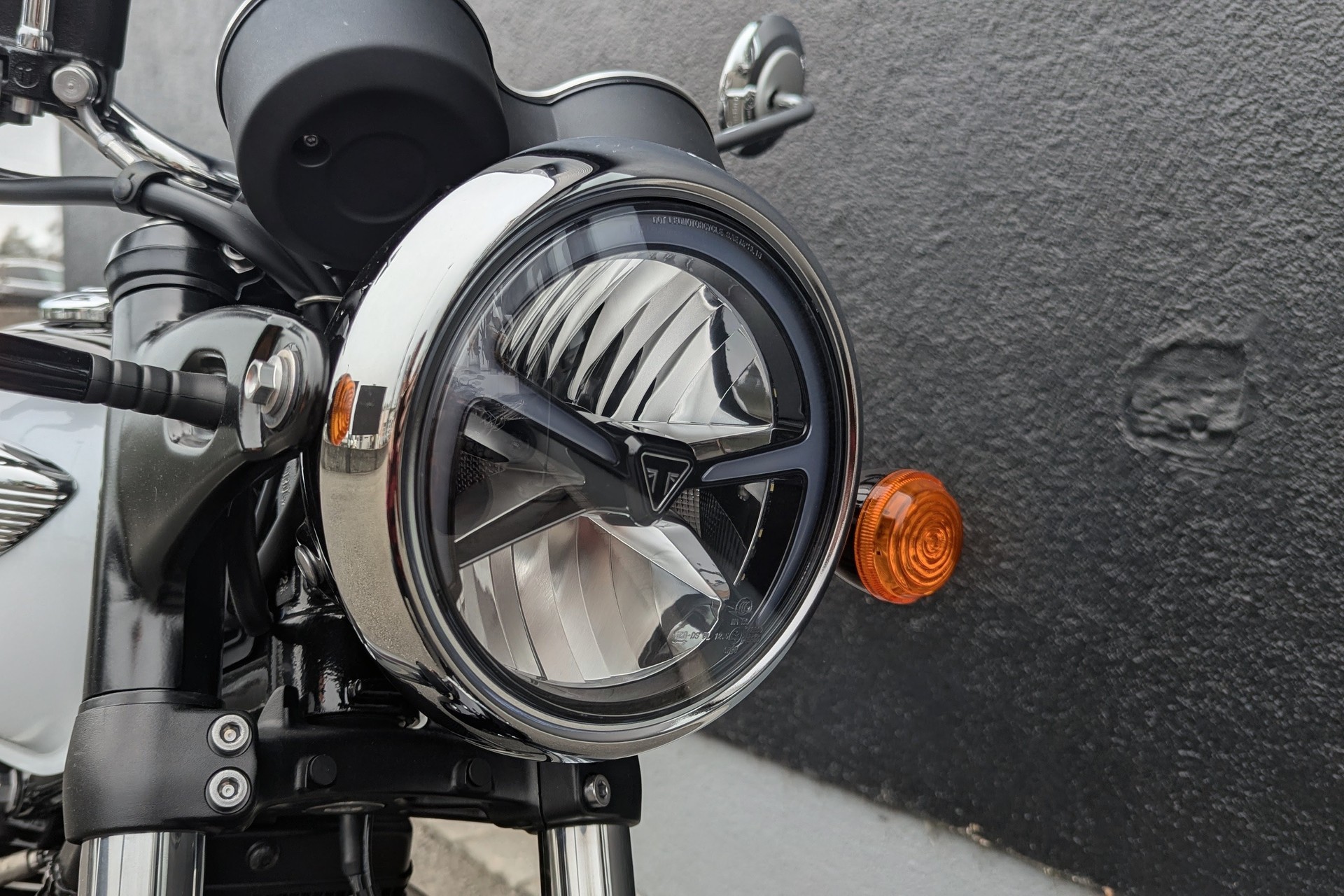 TRIUMPH Bonneville 900 T 100 (35kW)-image-7