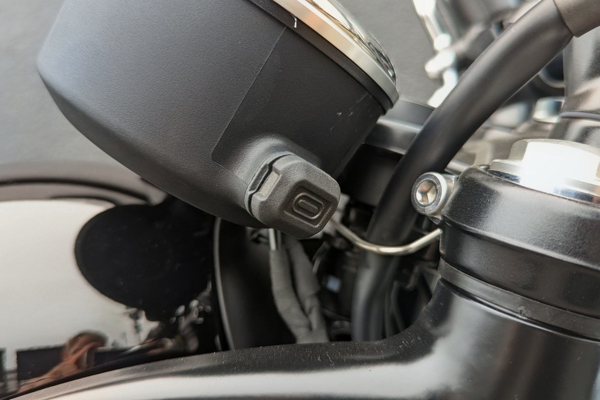 TRIUMPH Bonneville 900 T 100 (35kW)-image-10