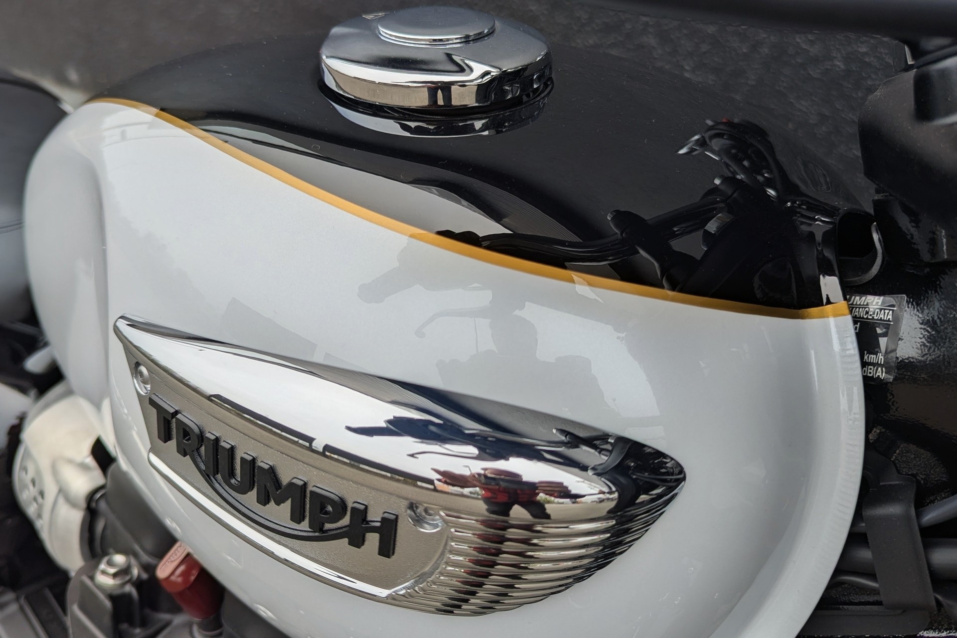 TRIUMPH Bonneville 900 T 100 (35kW)-image-6