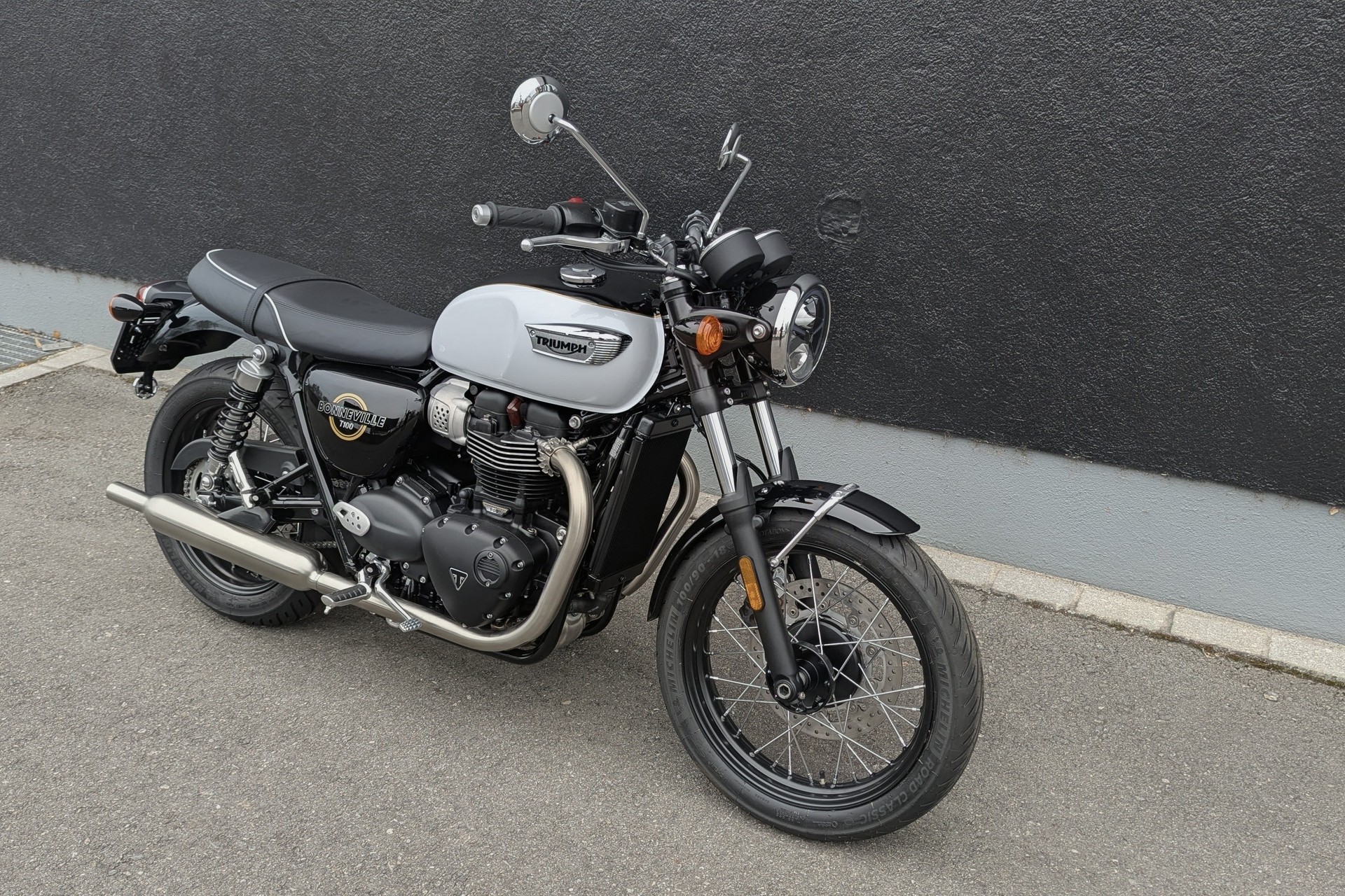 TRIUMPH Bonneville 900 T 100 (35kW)-image-1
