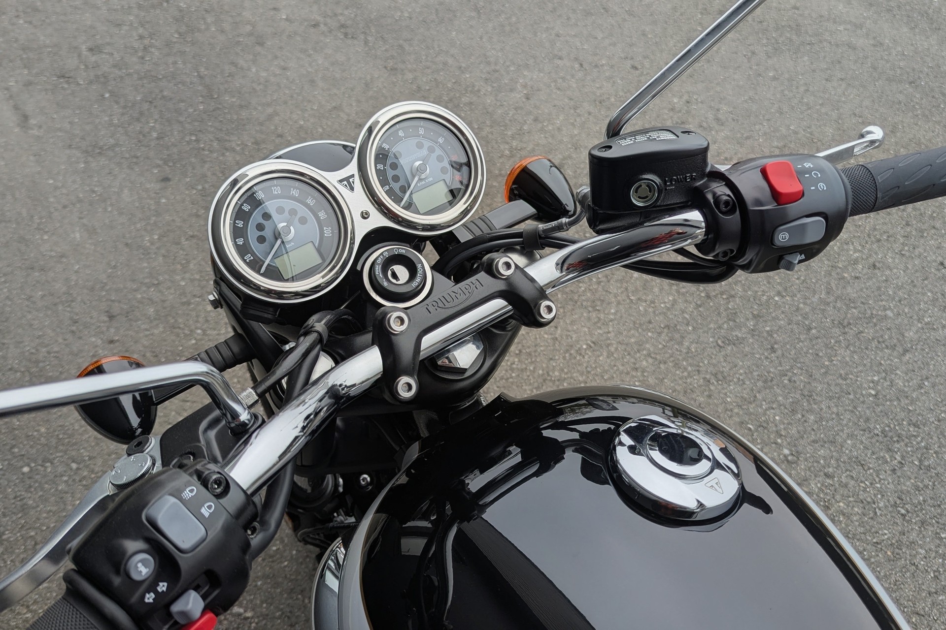 TRIUMPH Bonneville 900 T 100 (35kW)-image-8
