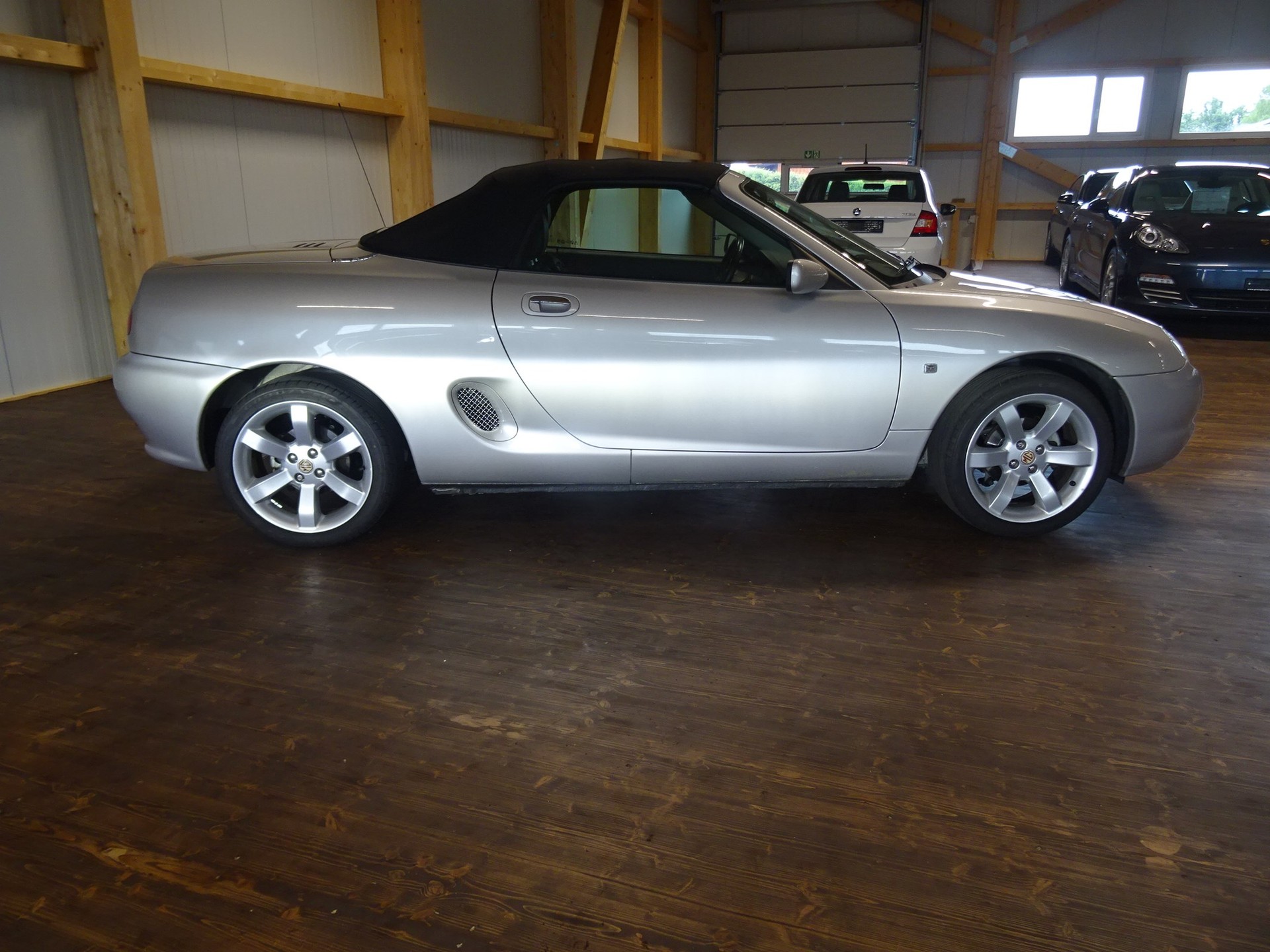 MG MGF 1.8i VVC-showroom-element-3