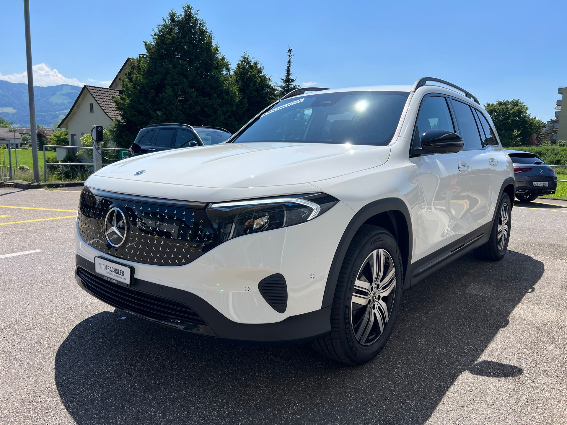 MERCEDES-BENZ EQB 300 4Matic Swiss Star-image-2