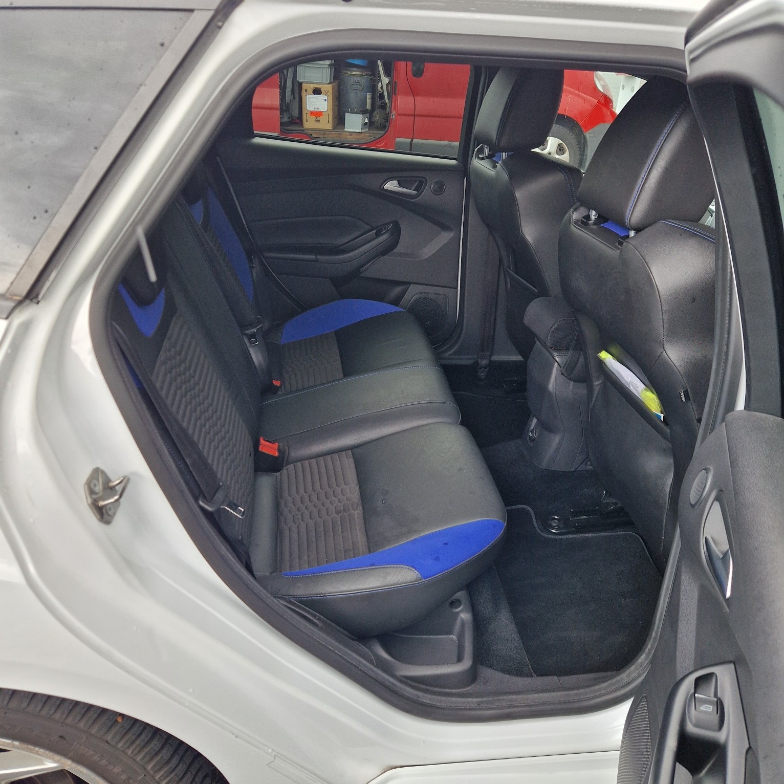 FORD Focus 2.0 SCTi ST-2-image-9