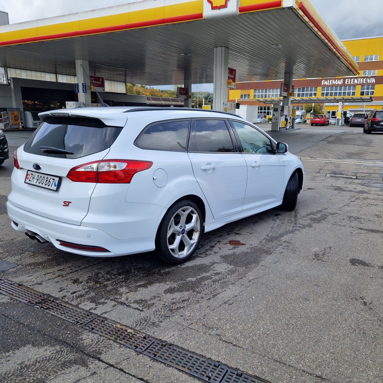 FORD Focus 2.0 SCTi ST-2-image-2