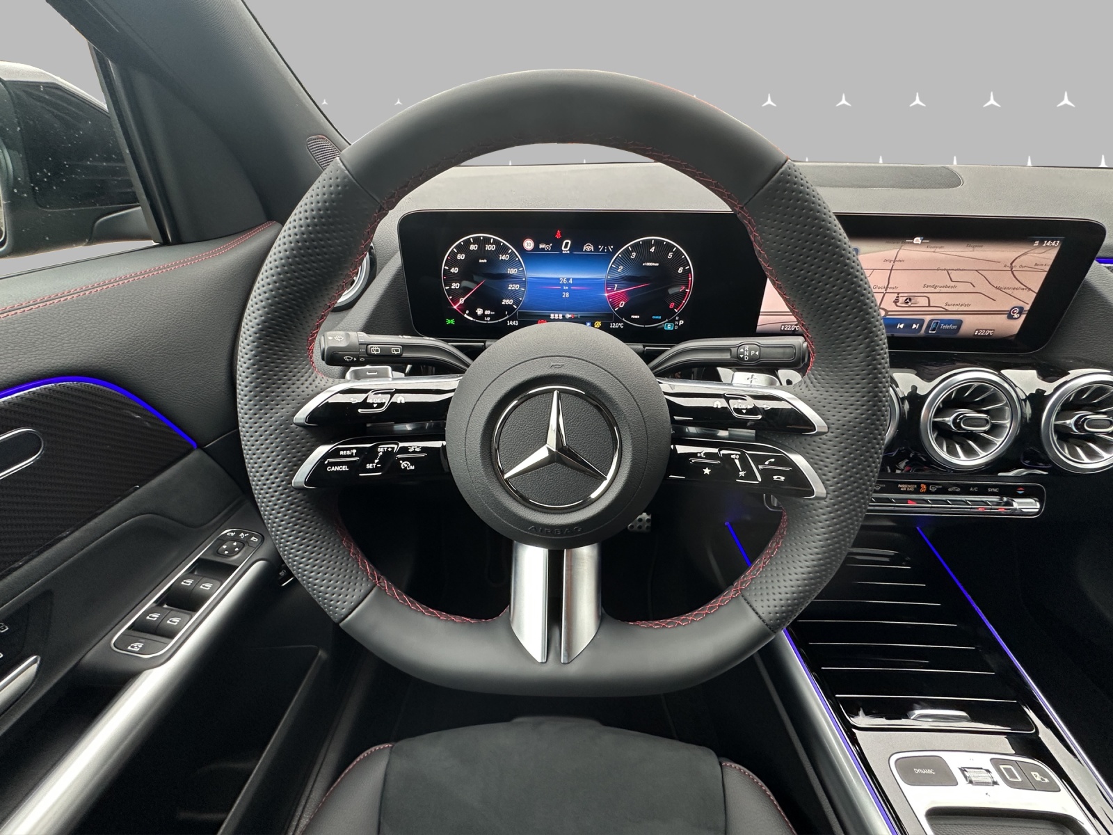 MERCEDES-BENZ GLA 180 7G-DCT-image-11
