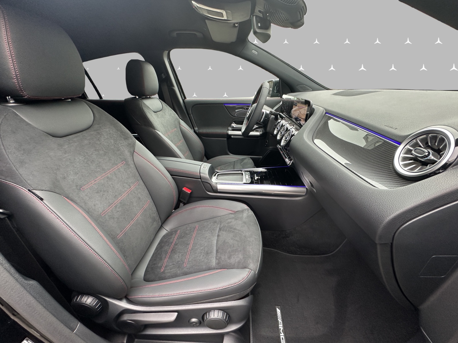 MERCEDES-BENZ GLA 180 7G-DCT-image-10