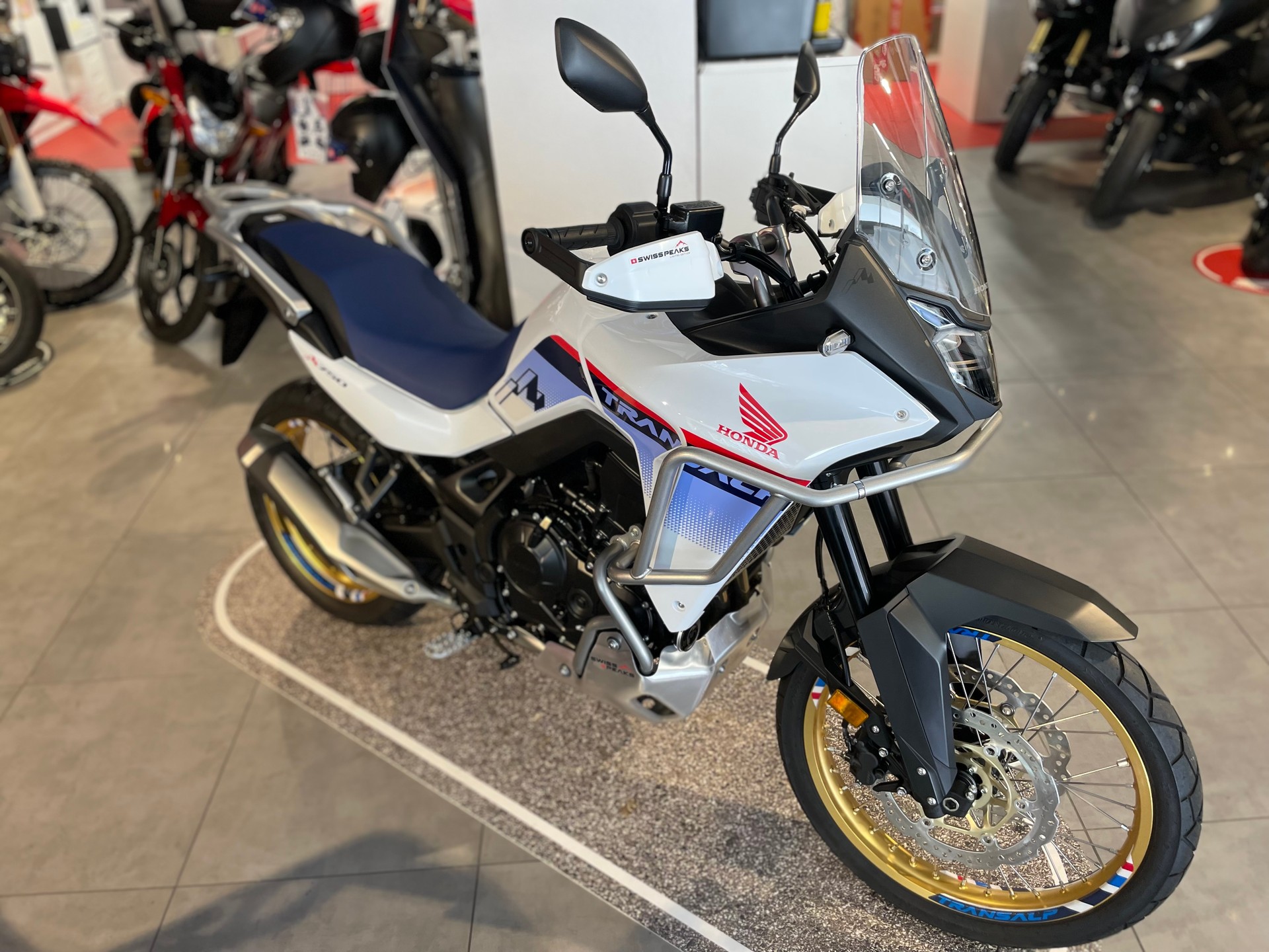 HONDA XL 750 Transalp Swiss Peaks-showroom-element-1