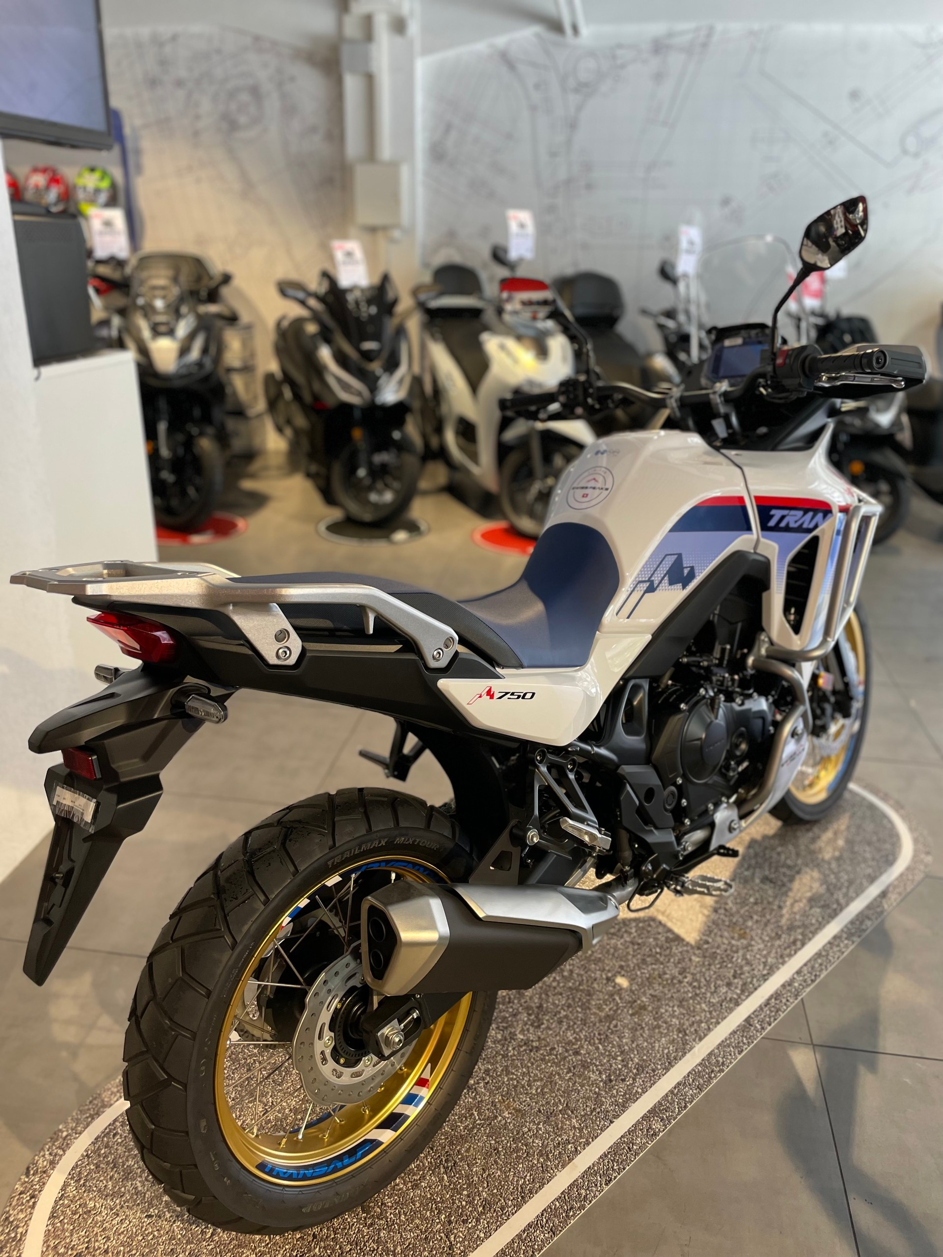 HONDA XL 750 Transalp Swiss Peaks-showroom-element-2