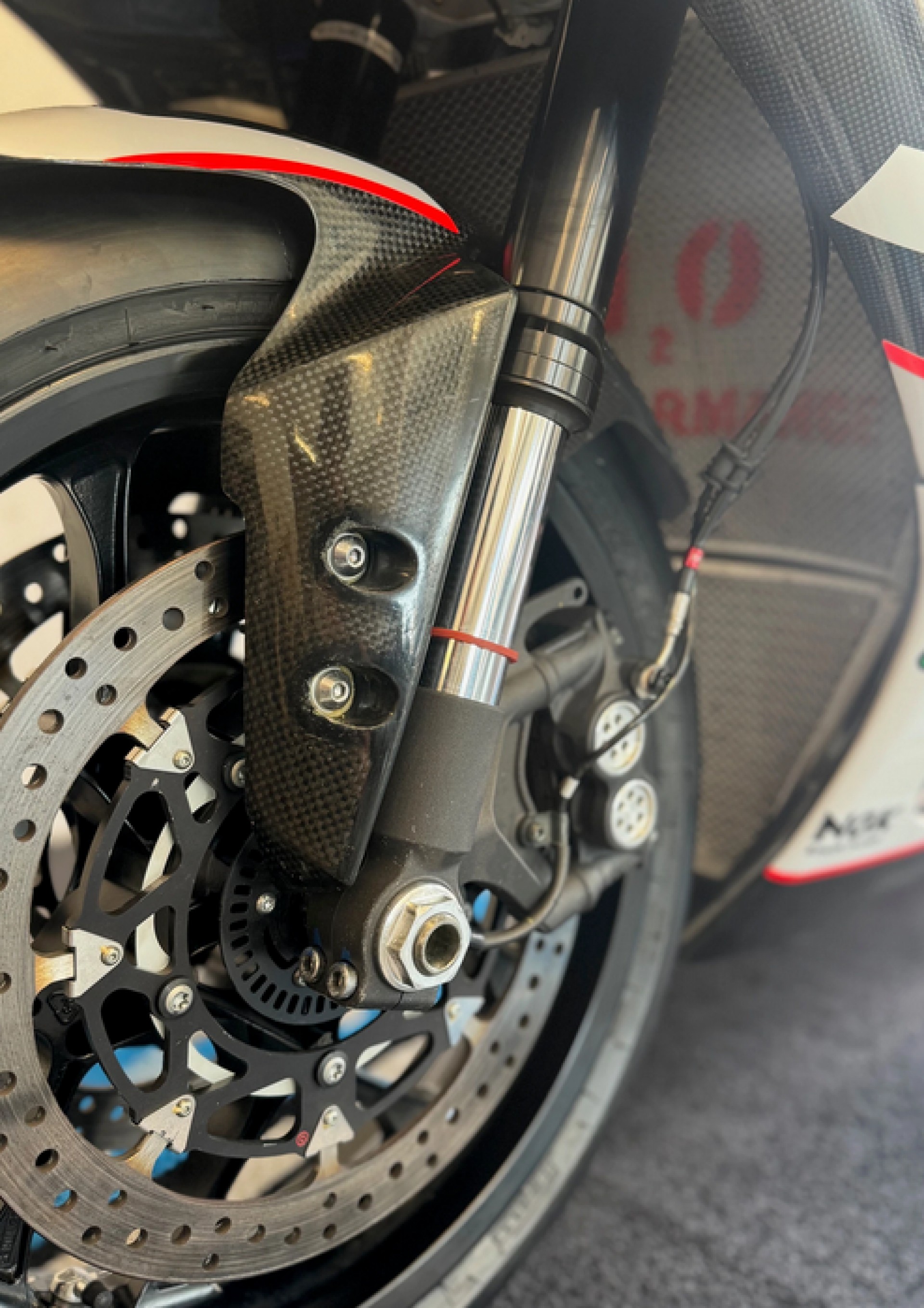 YAMAHA YZF-R1 ABS-showroom-element-1
